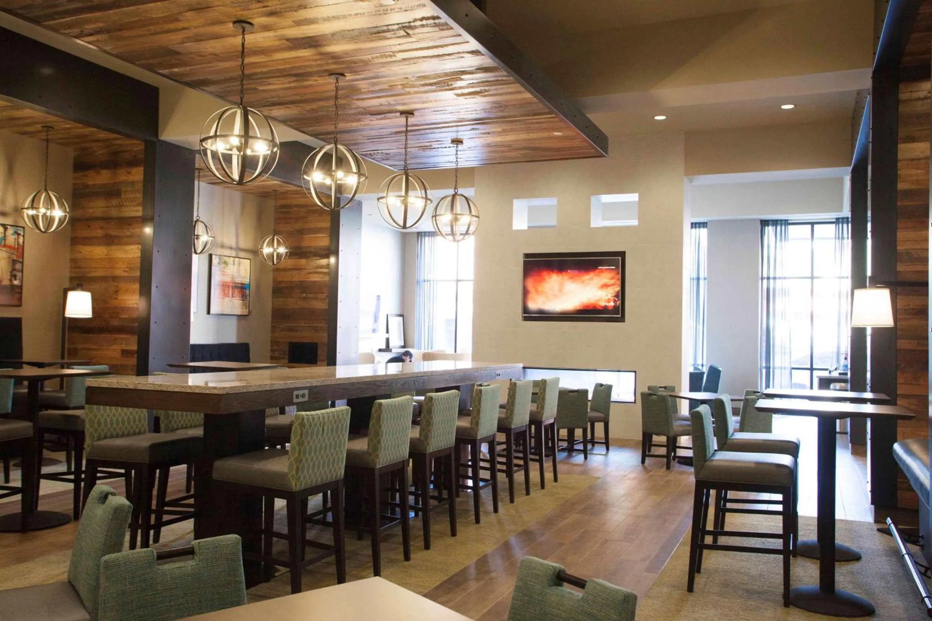 Breakfast in Hampton Inn & Suites St. Paul Downtown