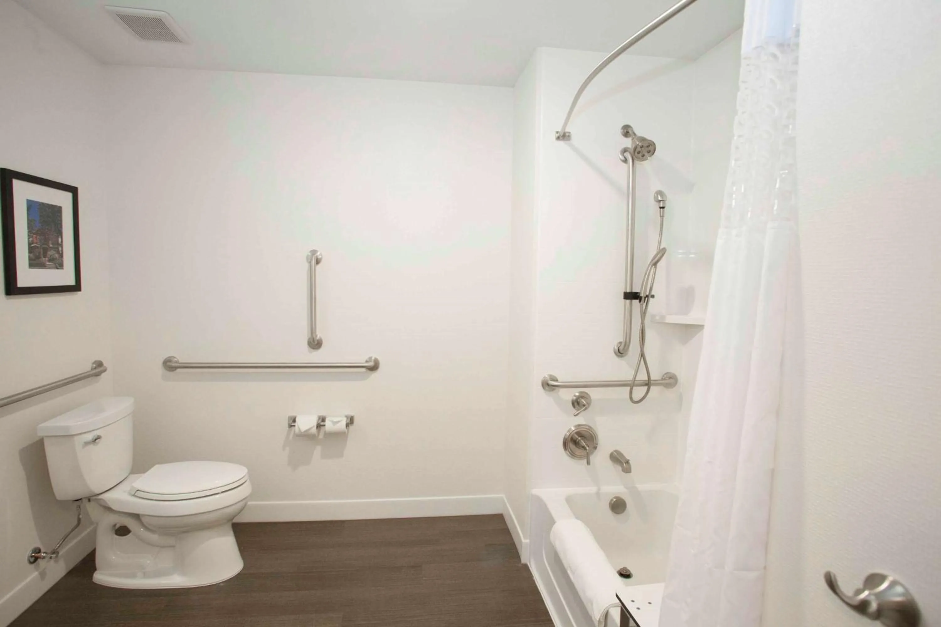 Bathroom in Hampton Inn & Suites St. Paul Downtown