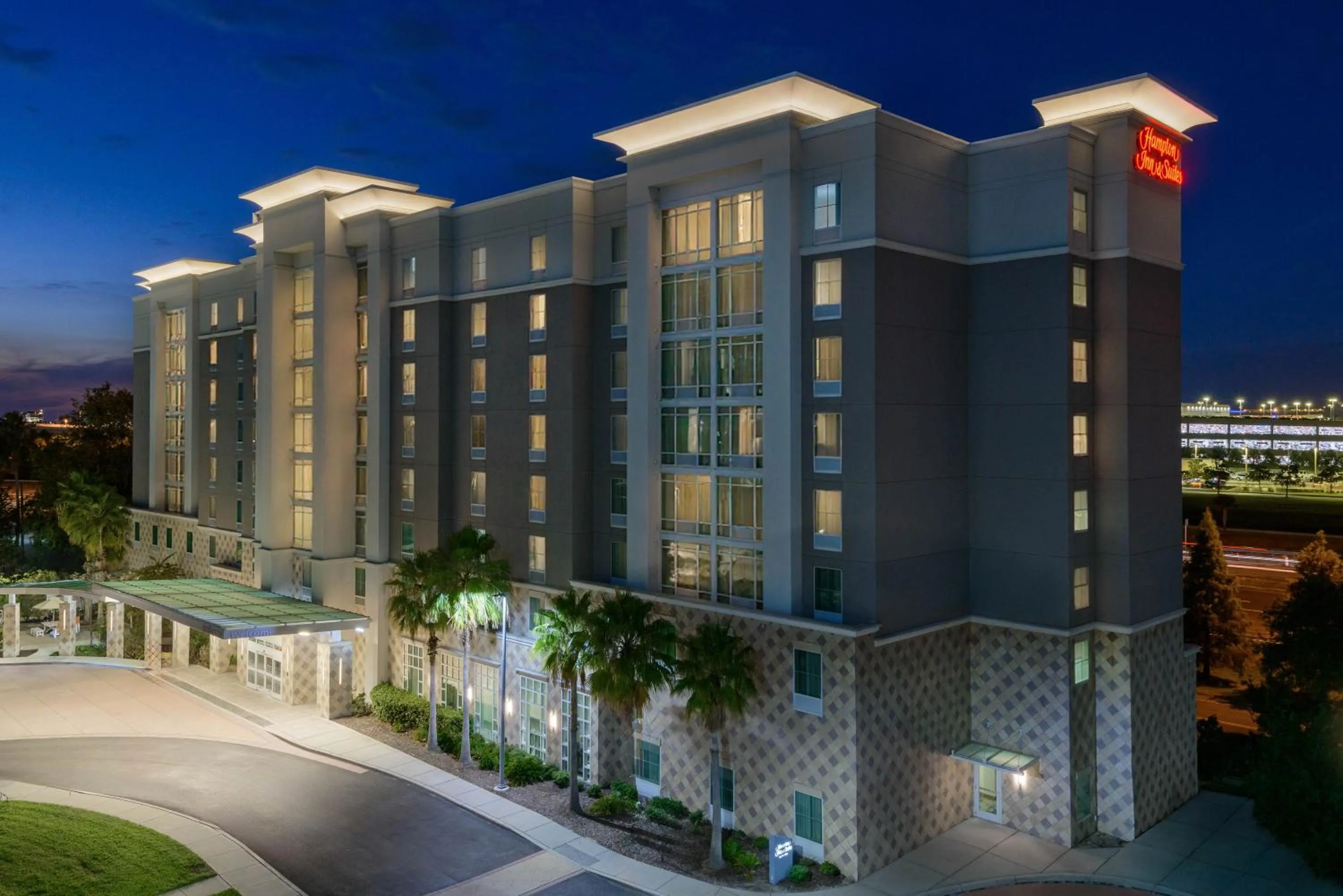Property building in Hampton Inn & Suites Tampa Airport Avion Park Westshore