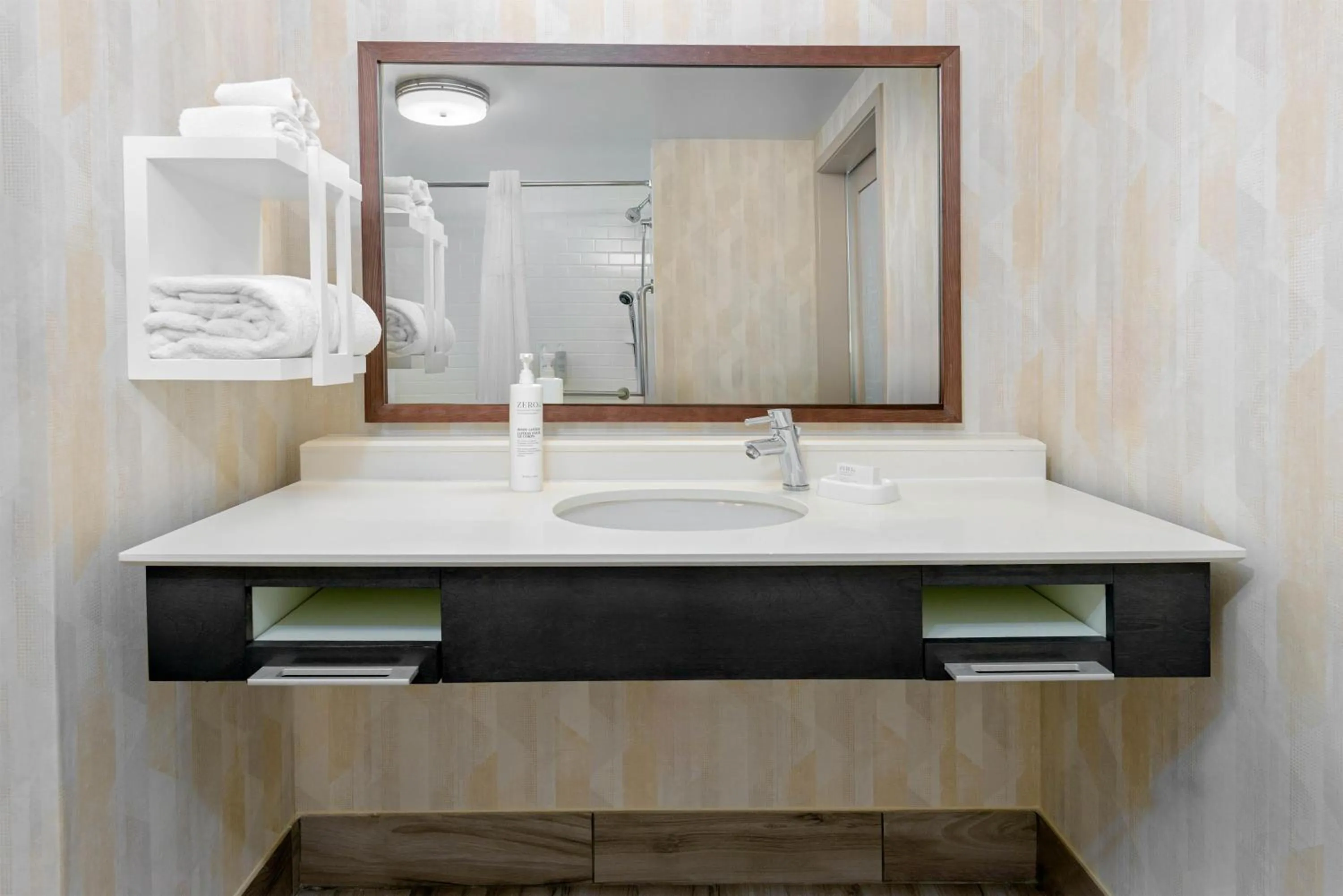 Bathroom in Hampton Inn & Suites Tampa Airport Avion Park Westshore