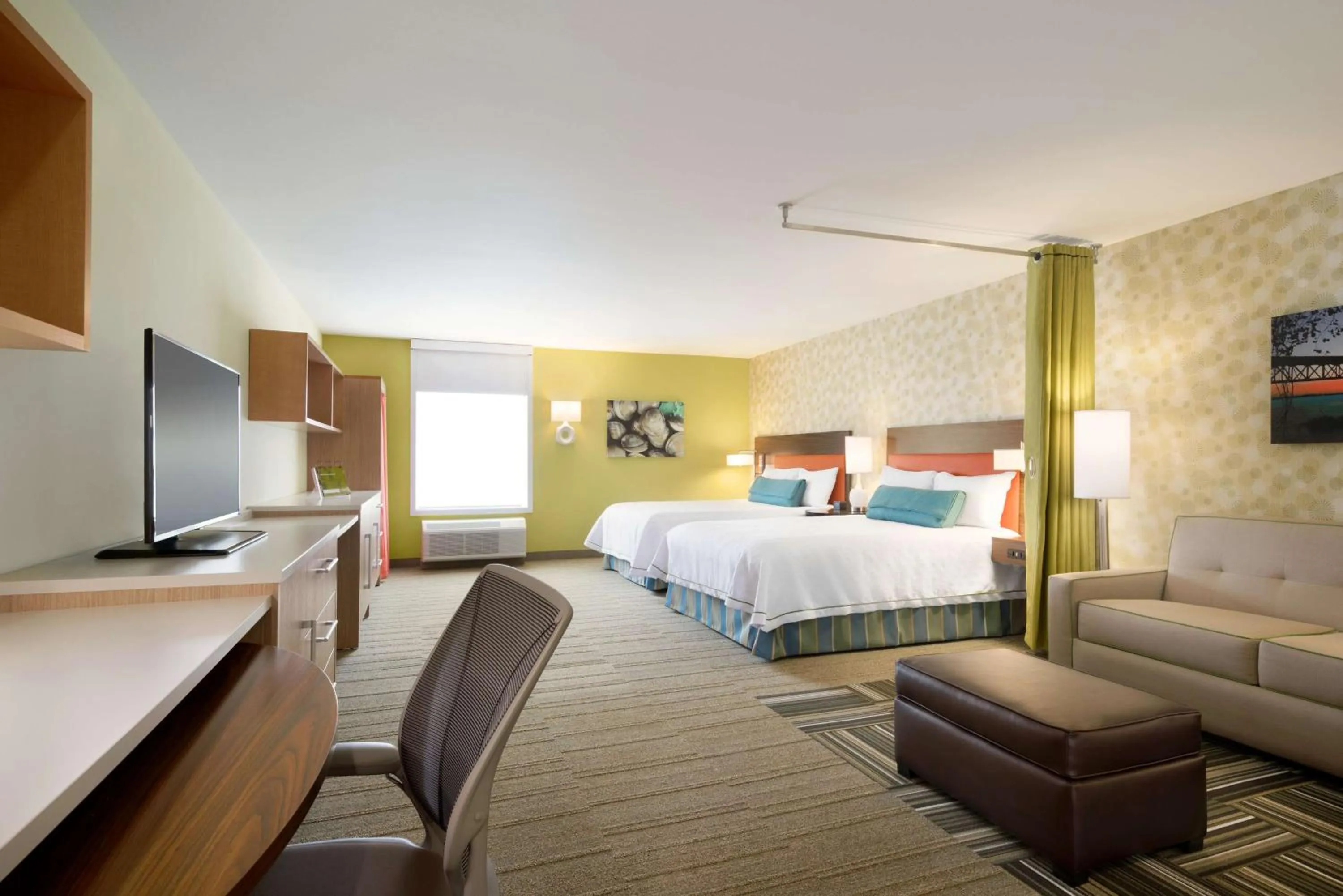 Bedroom, Bed in Home2 Suites By Hilton Baton Rouge