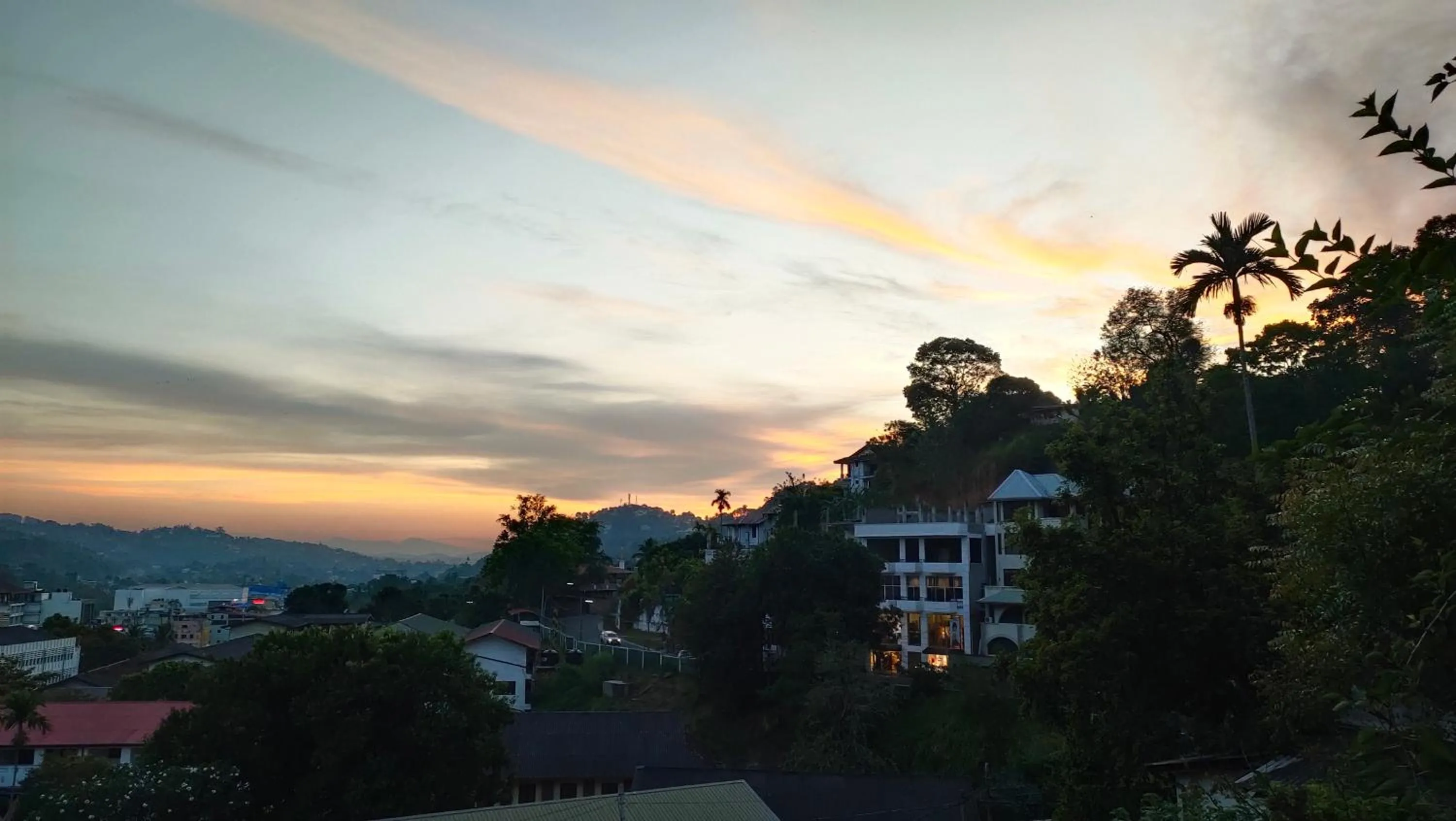 Sunset in Marvel Hills Kandy