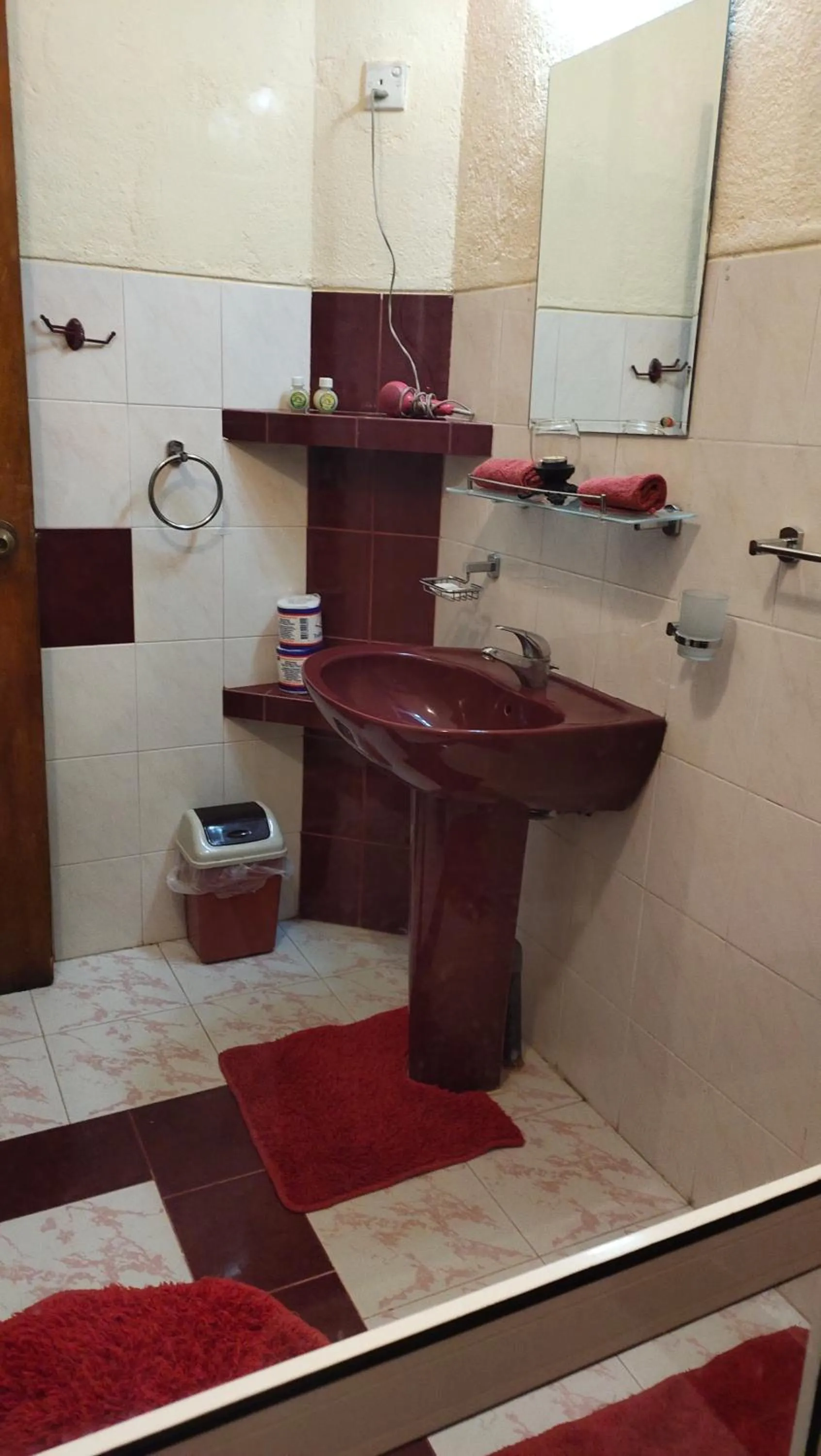 Shower in Marvel Hills Kandy