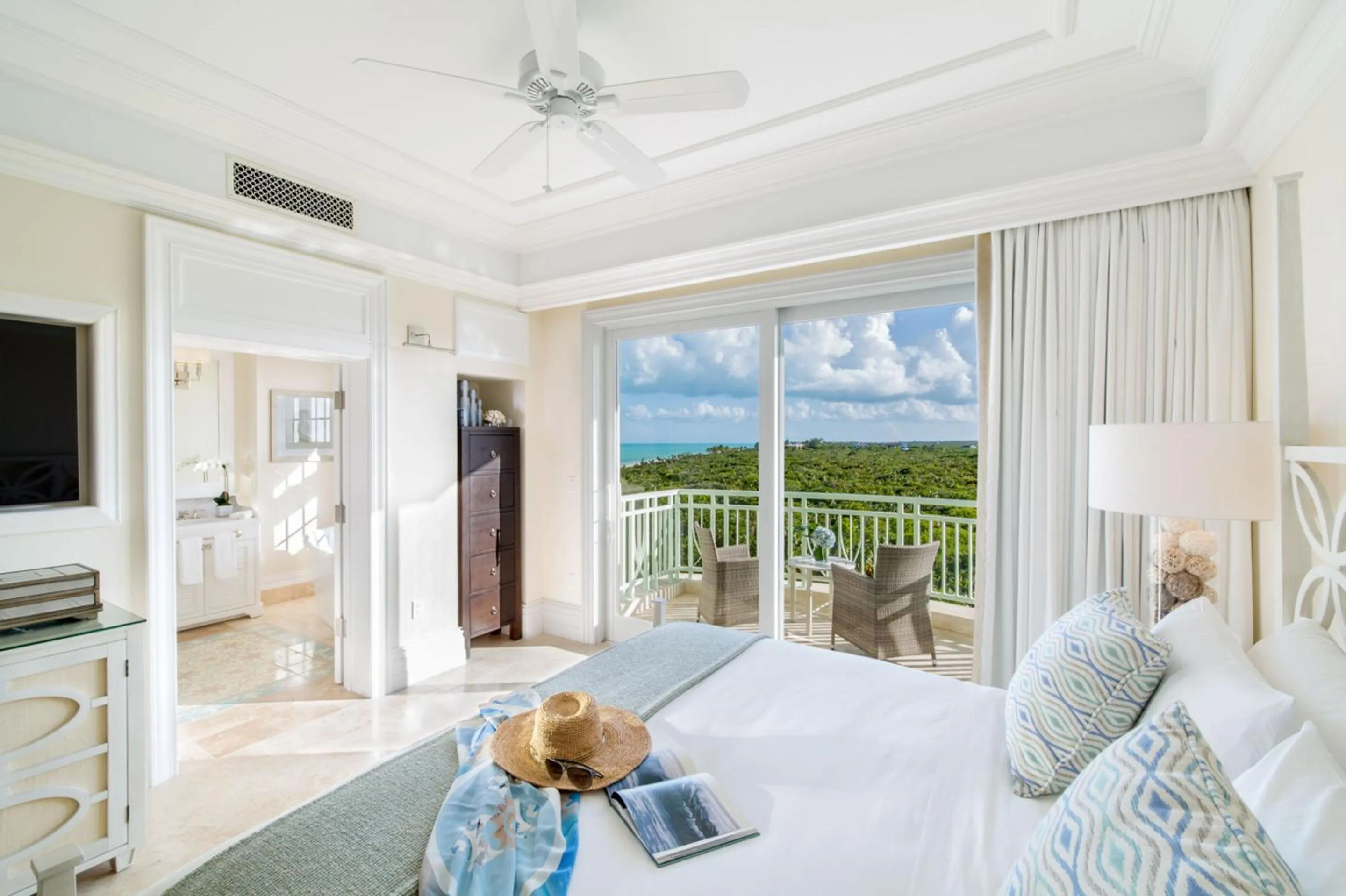 Bedroom, Bed in The Shore Club Turks & Caicos