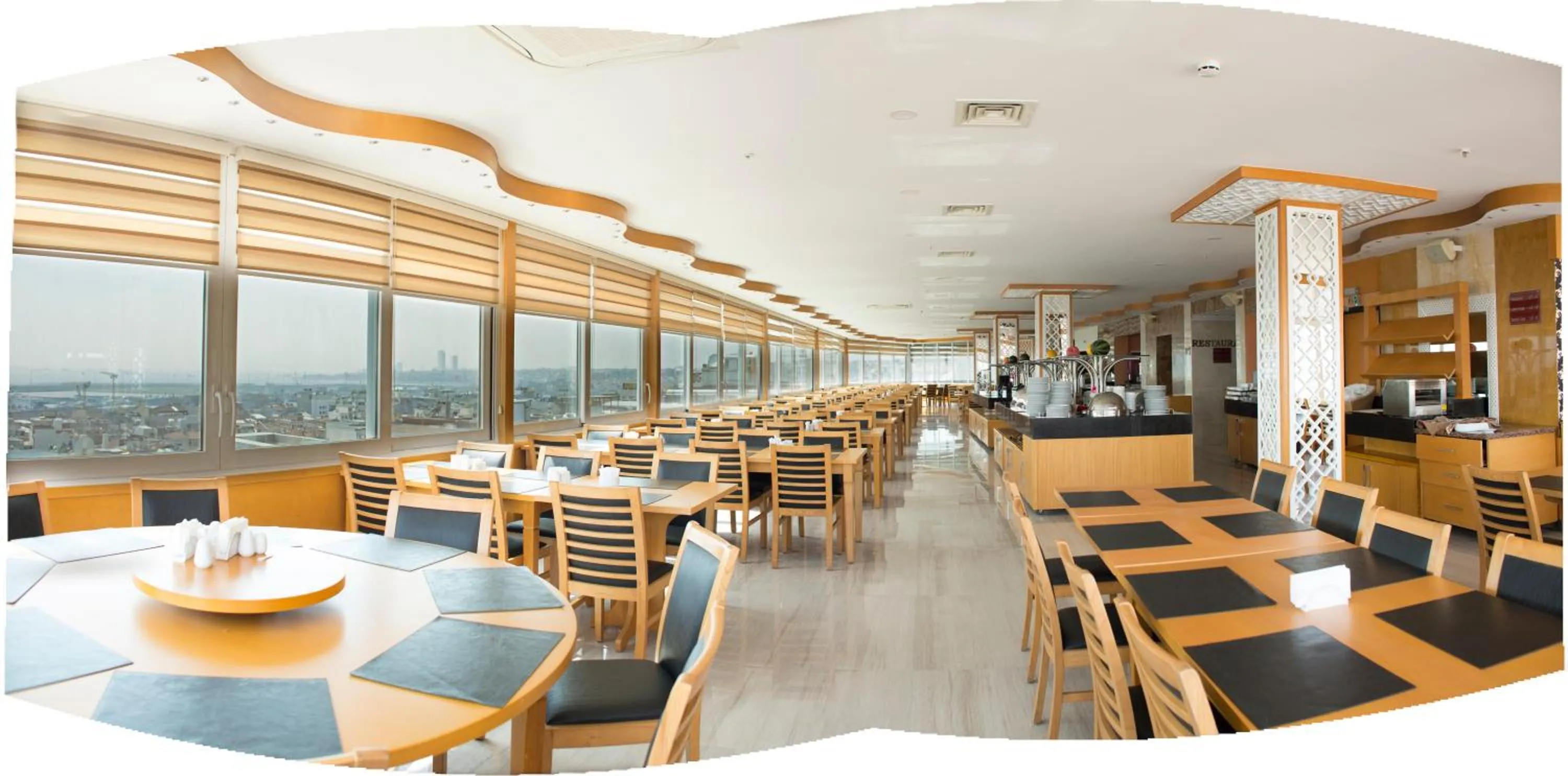 Lounge or bar in Ilkbal Deluxe Hotel &Spa Istanbul