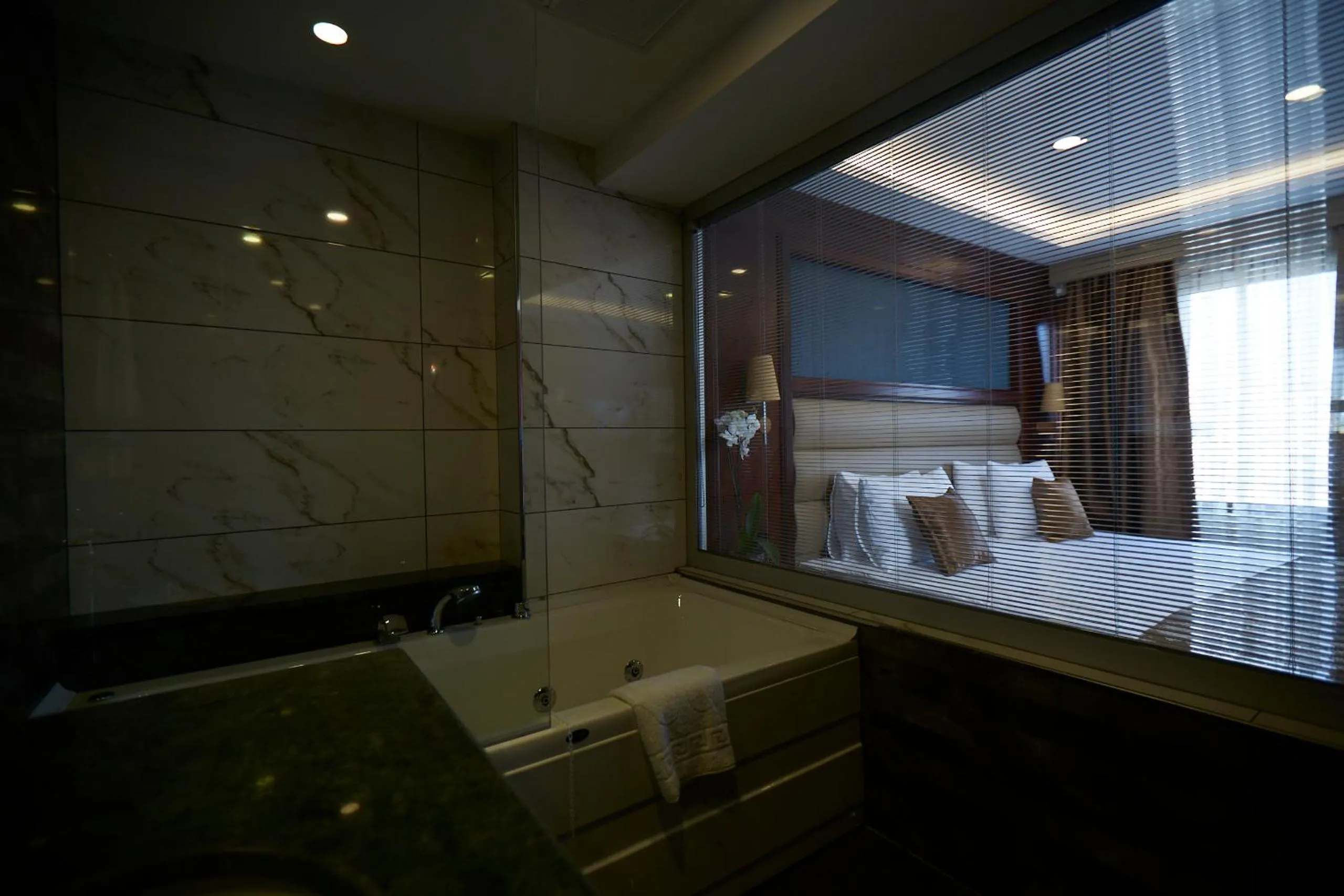 Shower, Bed in Ilkbal Deluxe Hotel &Spa Istanbul