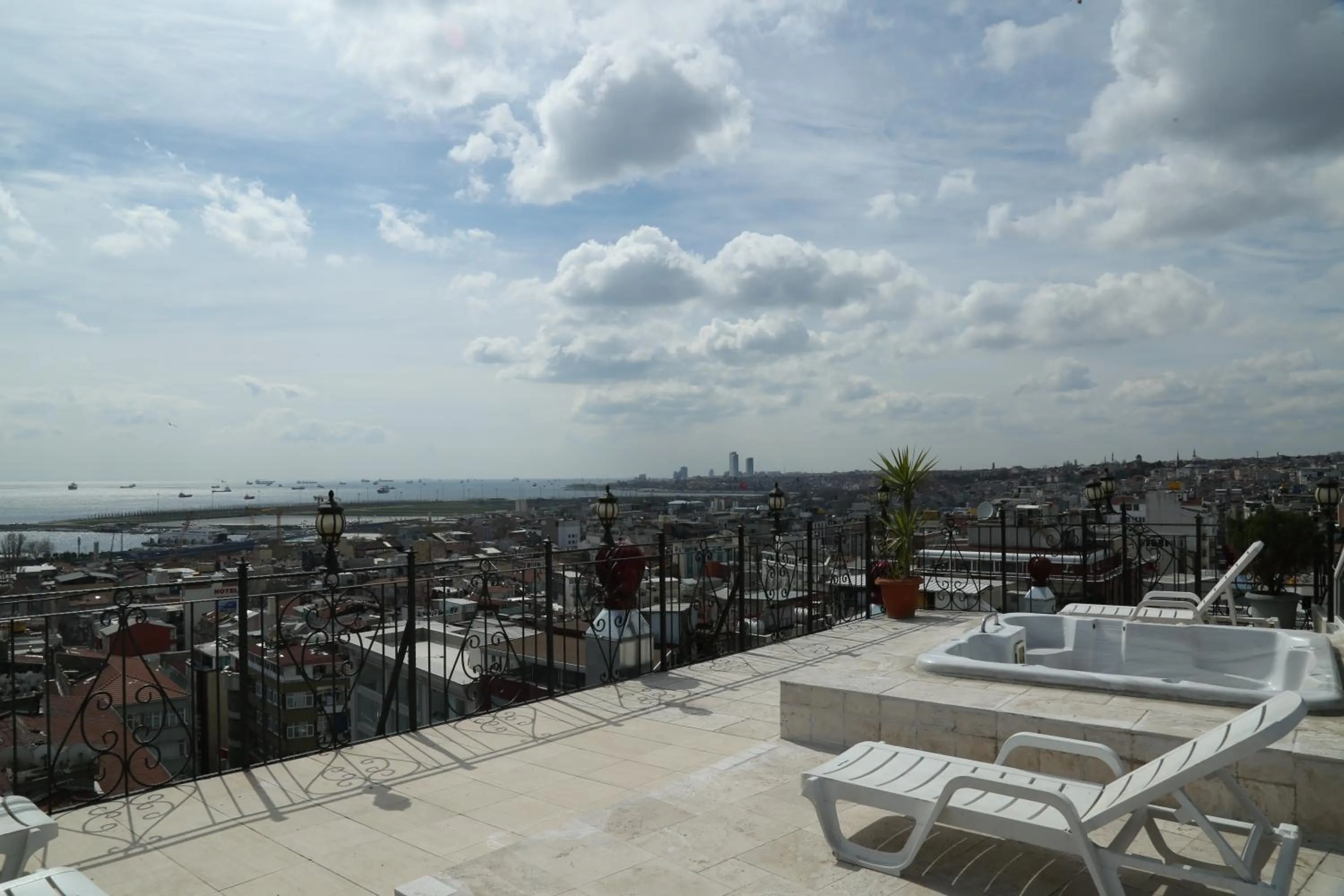 Natural landscape in Ilkbal Deluxe Hotel &Spa Istanbul