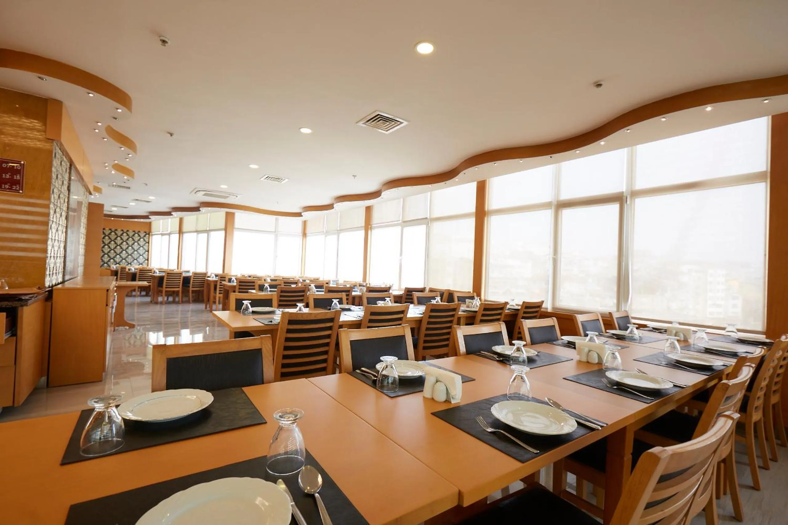 Restaurant/places to eat in Ilkbal Deluxe Hotel &Spa Istanbul