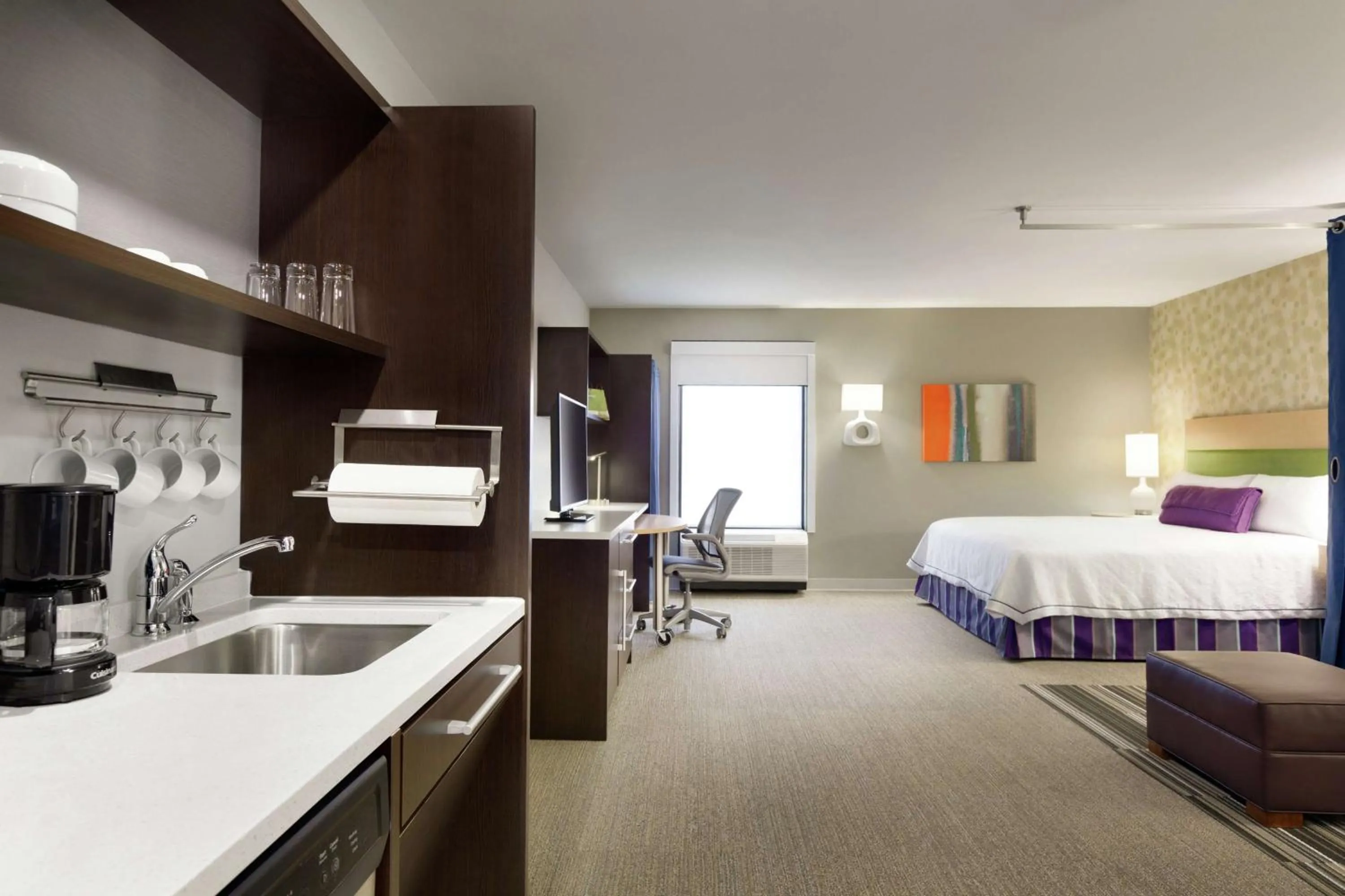 Bedroom, Bed in Home2 Suites By Hilton Macon I-75 North