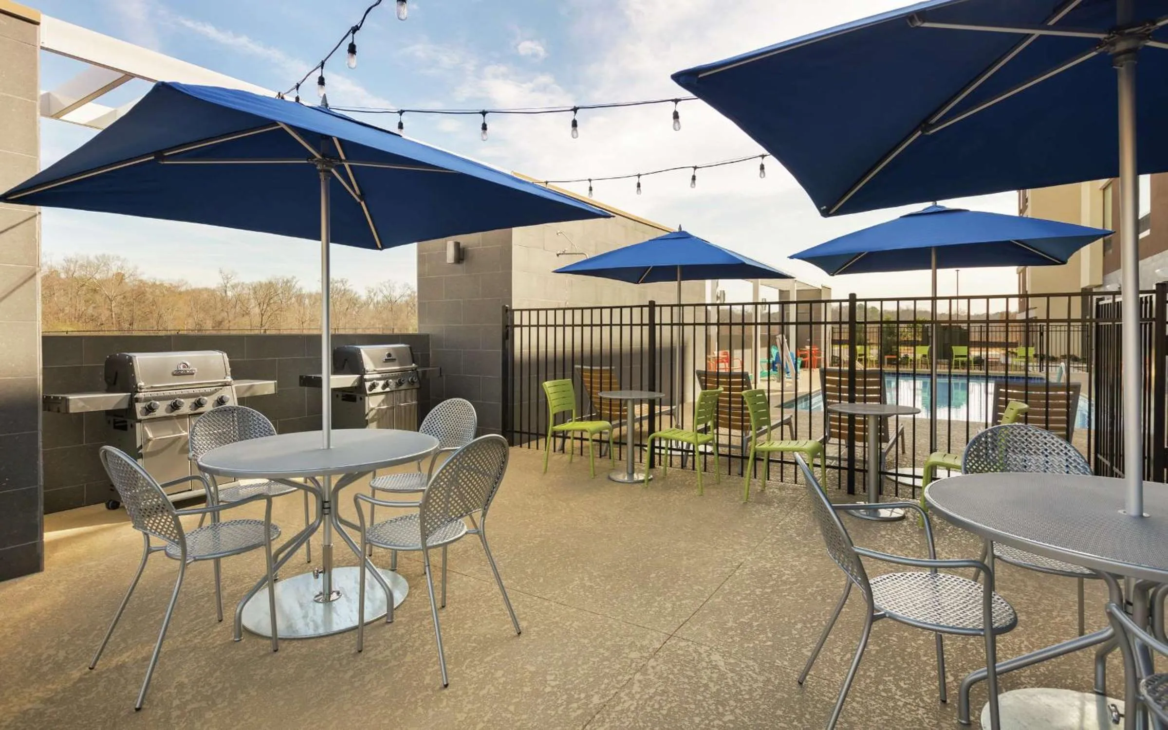 Patio in Home2 Suites By Hilton Macon I-75 North