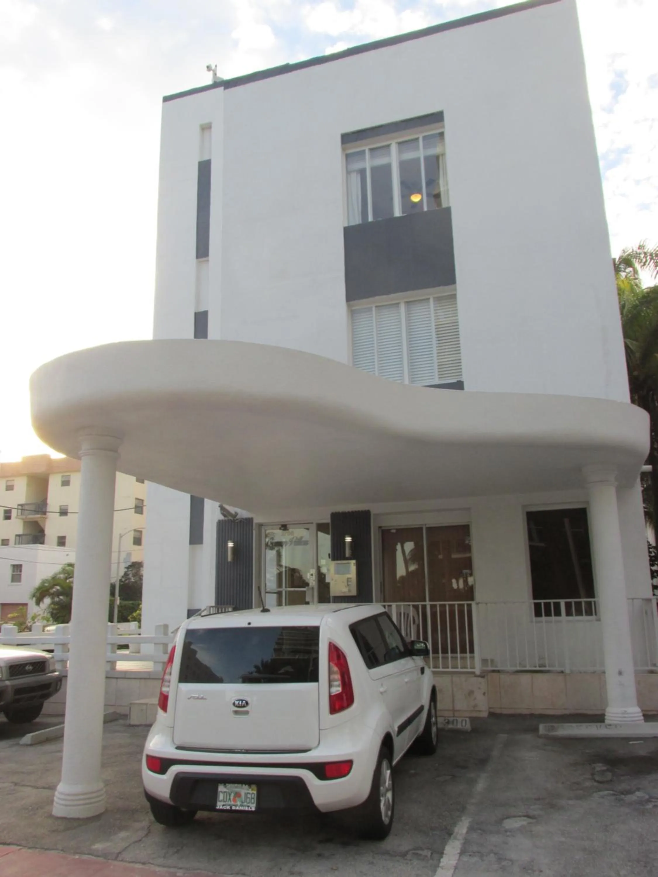 Facade/entrance in Ocean Breeze