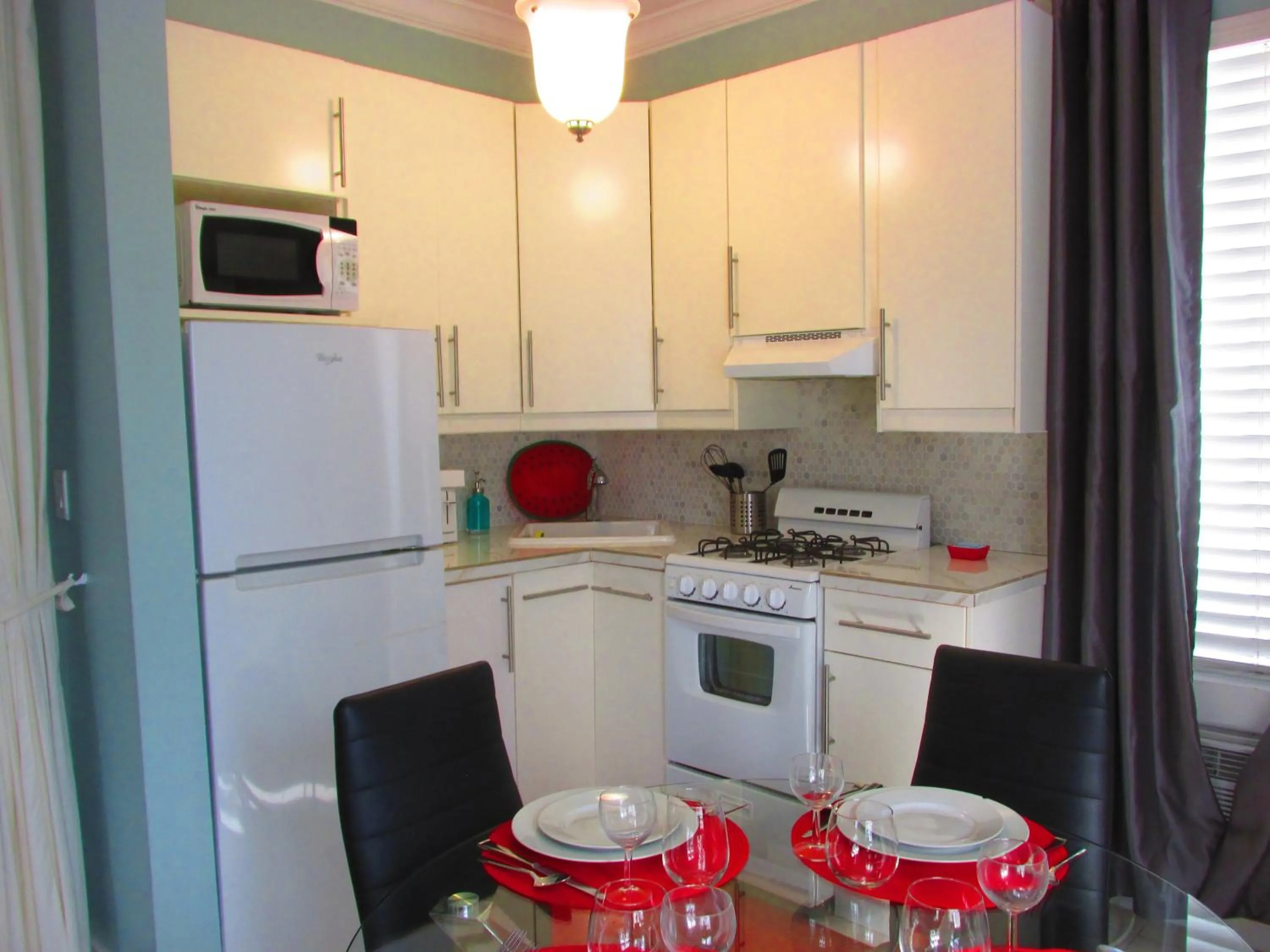 Kitchen or kitchenette in Ocean Breeze