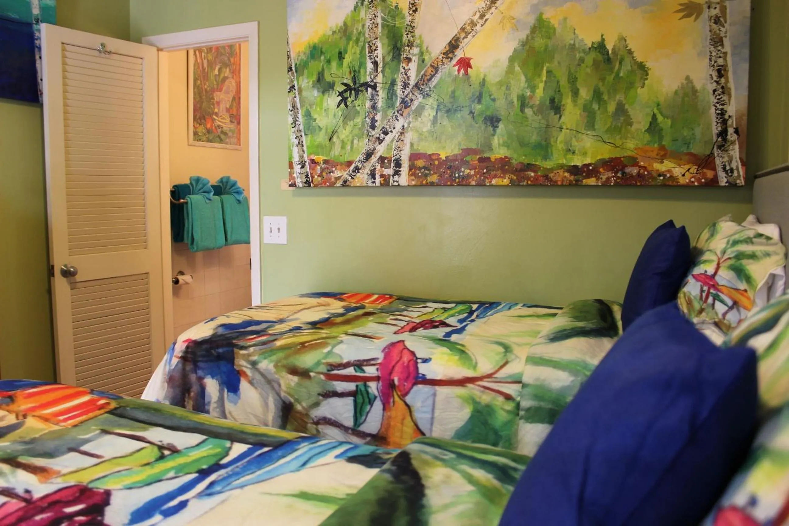 Photo of the whole room, Bed in Caribbean House