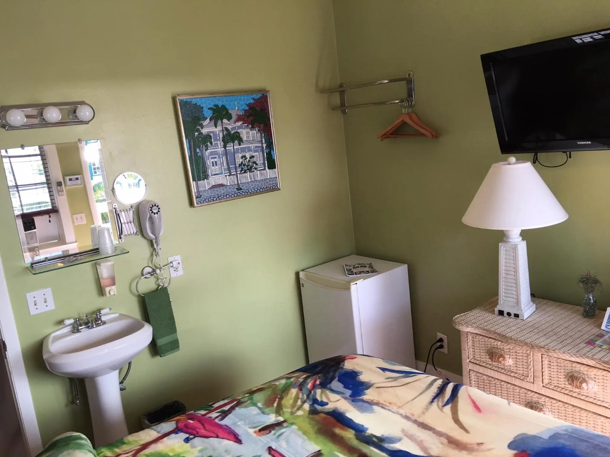 TV and multimedia in Caribbean House