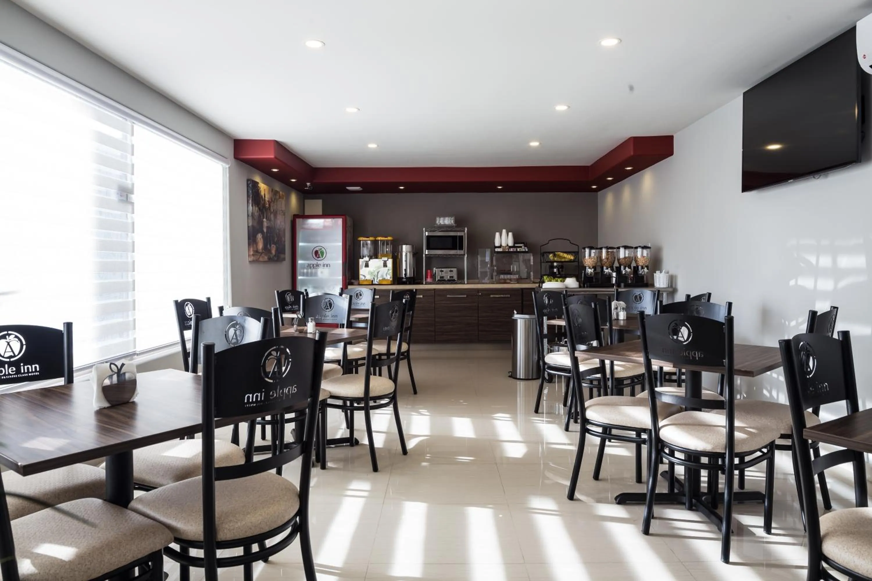 Restaurant/places to eat in Apple Inn