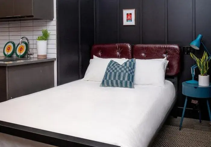 Superior Queen Room in The Chicago Hotel Collection River North Superior Queen Room in The Chicago Hotel Collection River North