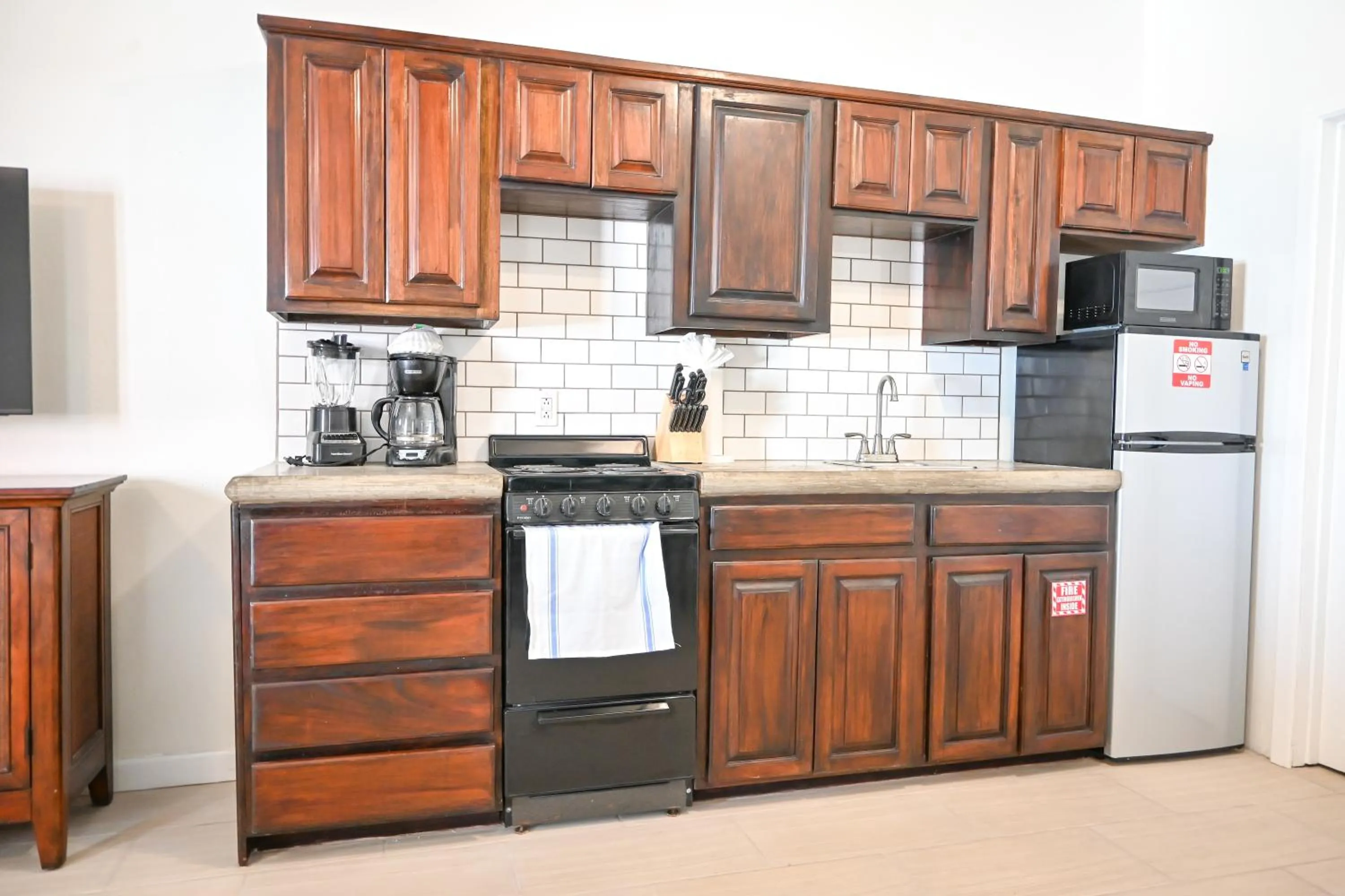Kitchen or kitchenette in The Palapa House