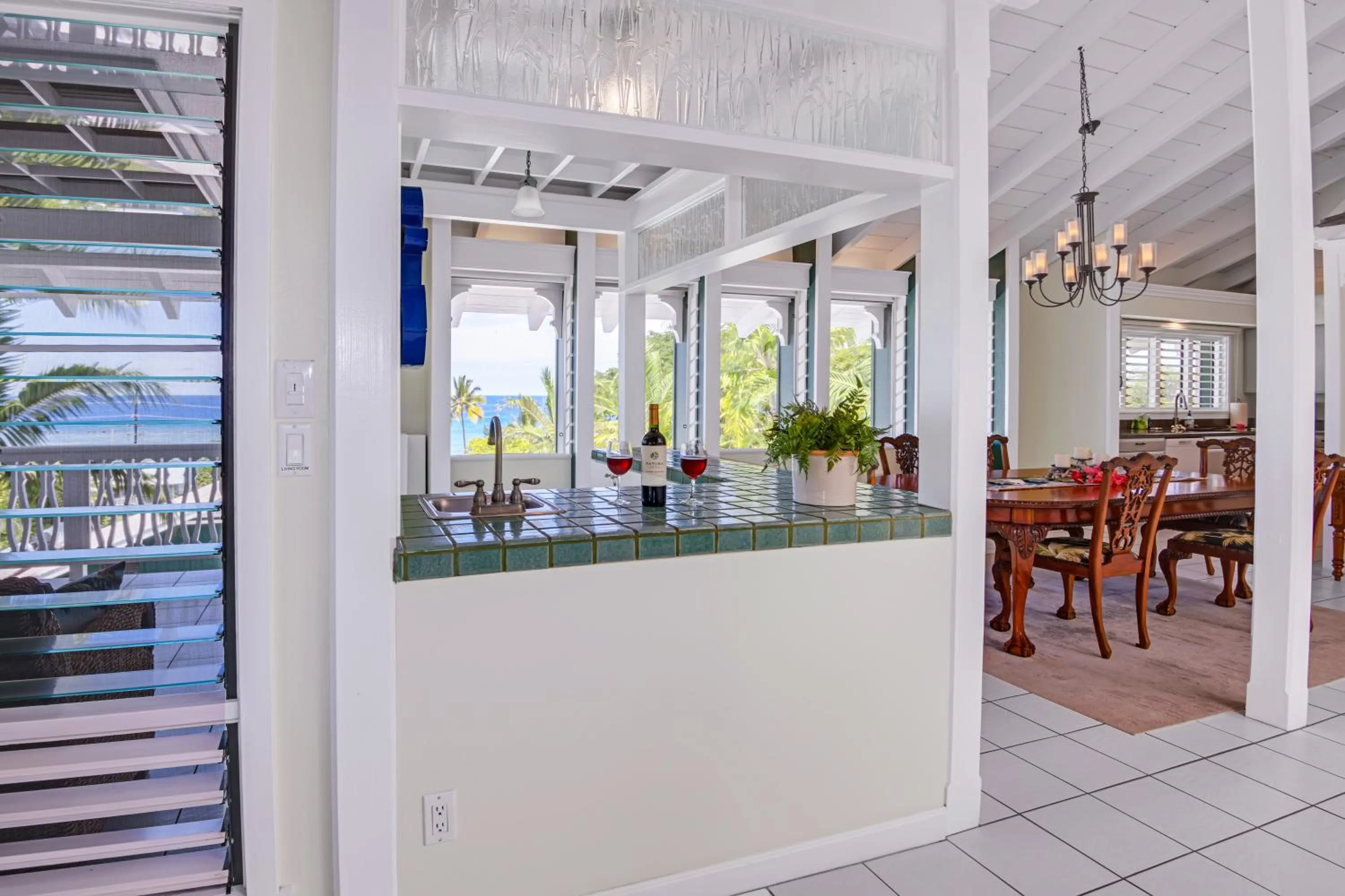 minibar in Big Island Retreat - No Resort Fees