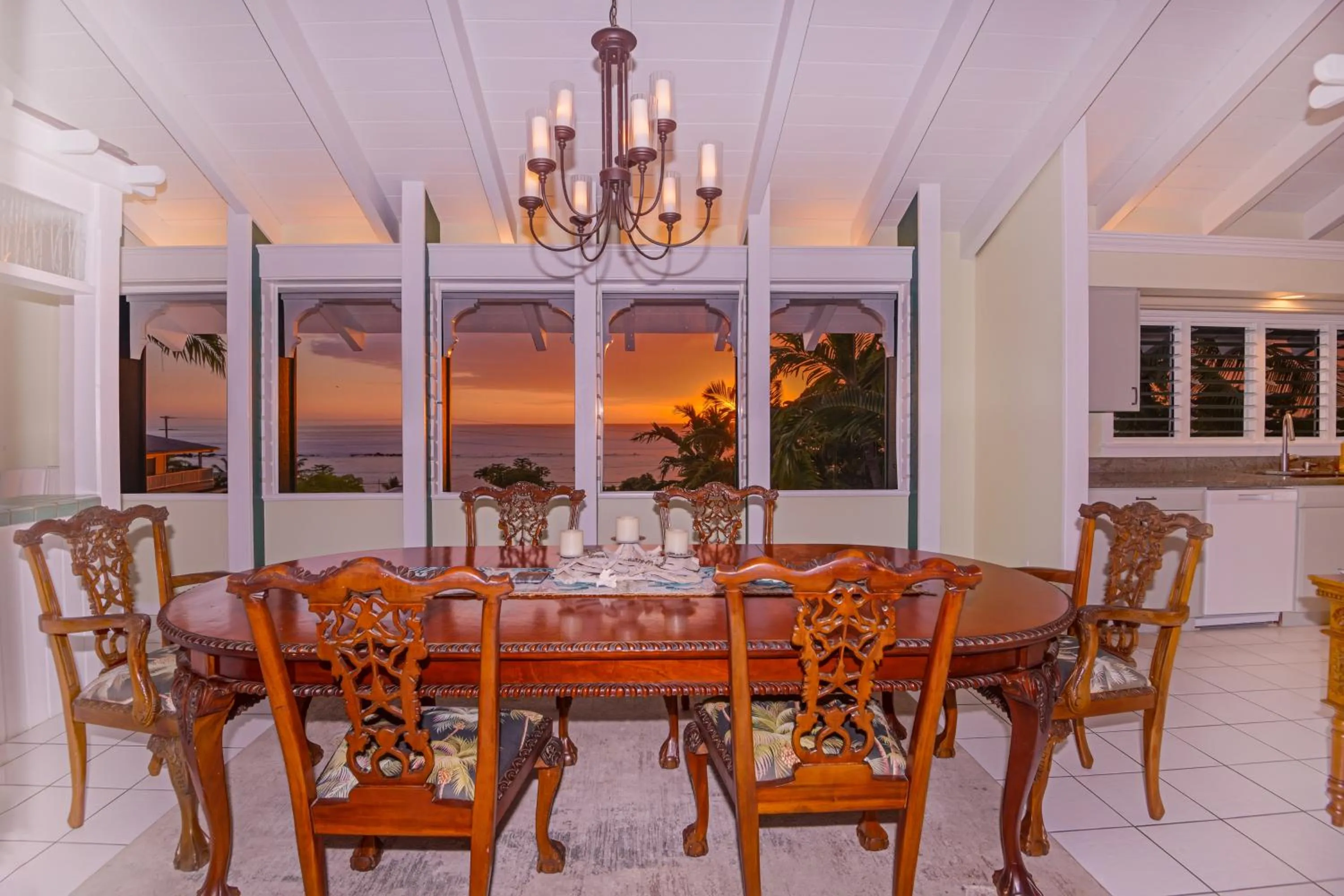 Dining area in Big Island Retreat - No Resort Fees