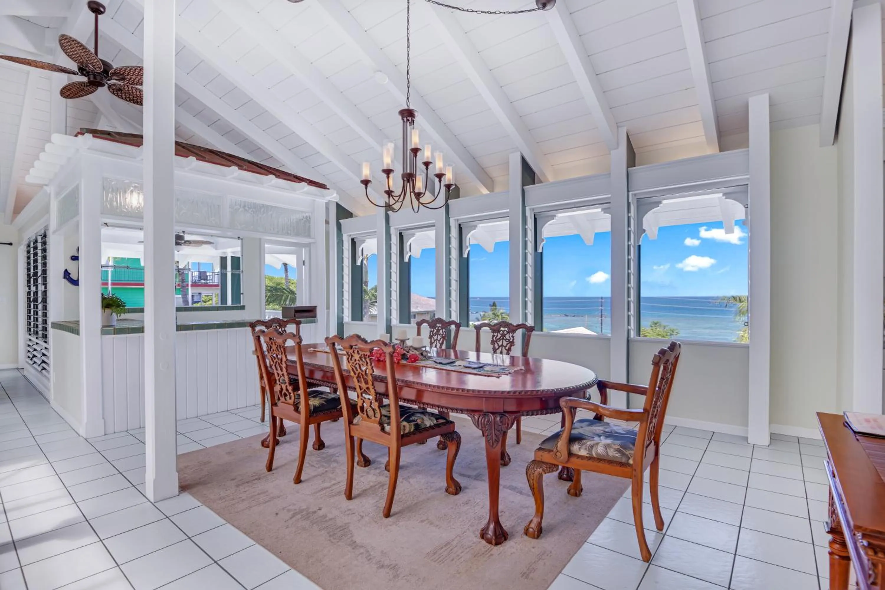 Dining area in Big Island Retreat - No Resort Fees