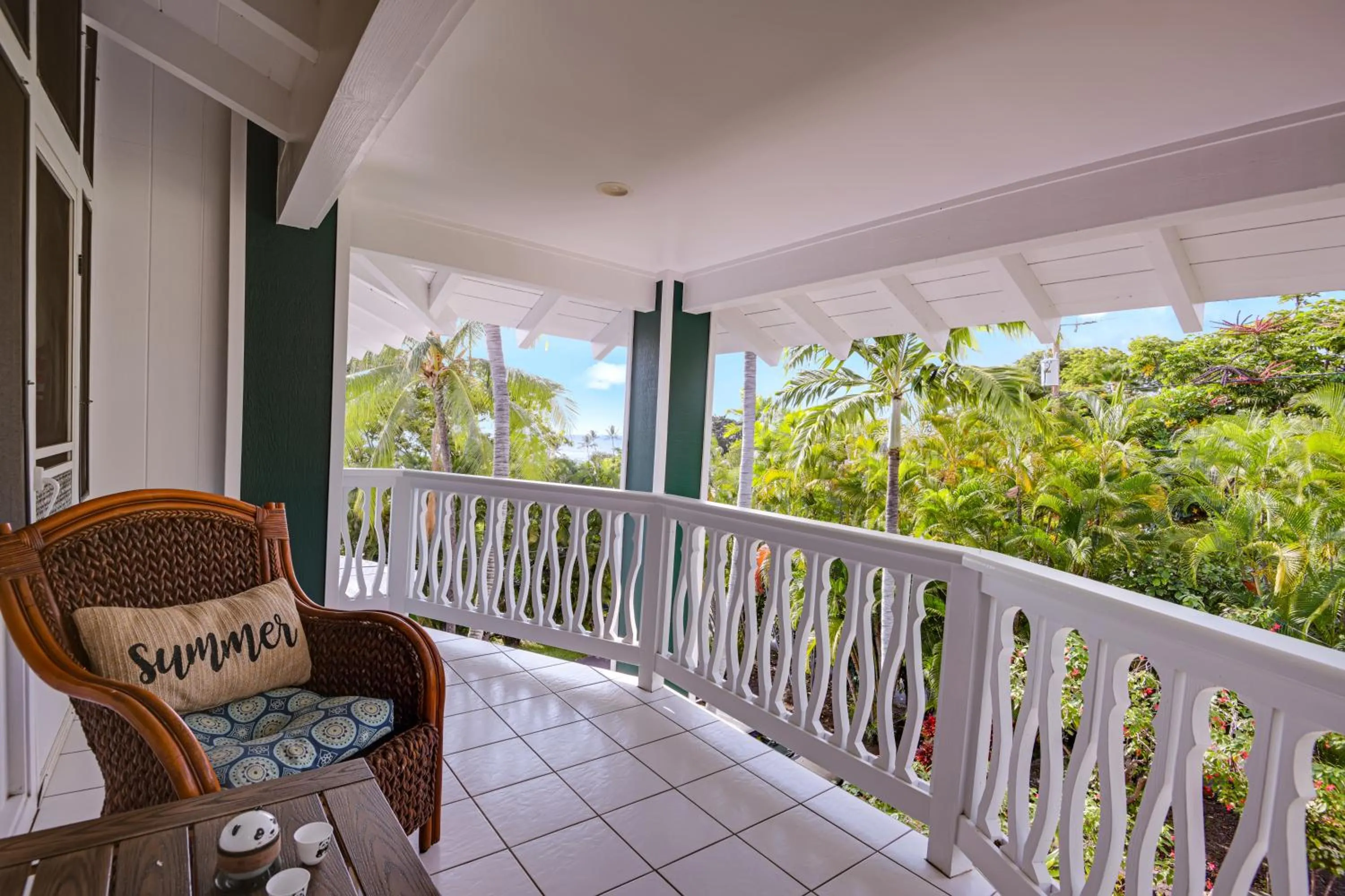 Patio in Big Island Retreat - No Resort Fees