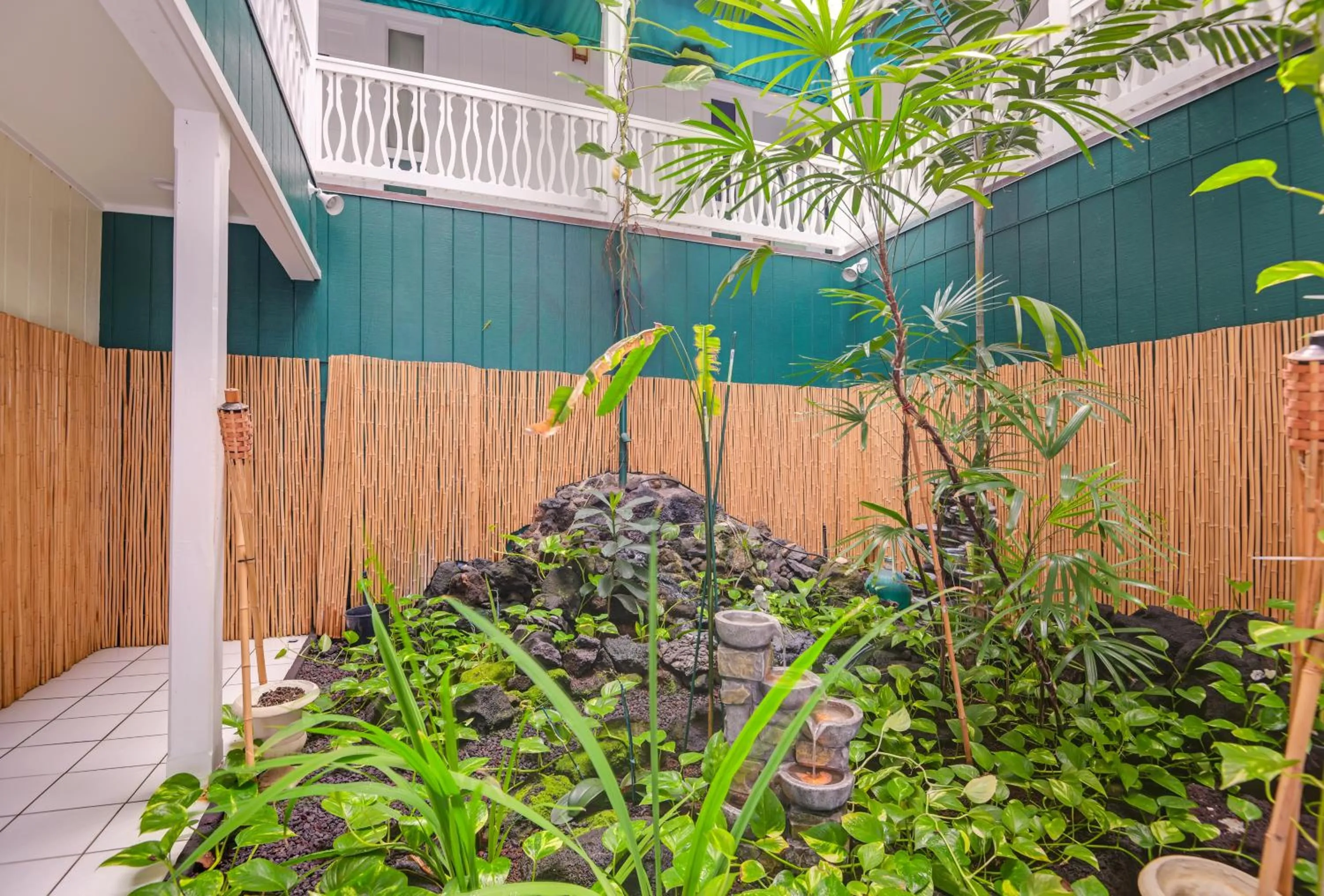 Garden in Big Island Retreat - No Resort Fees