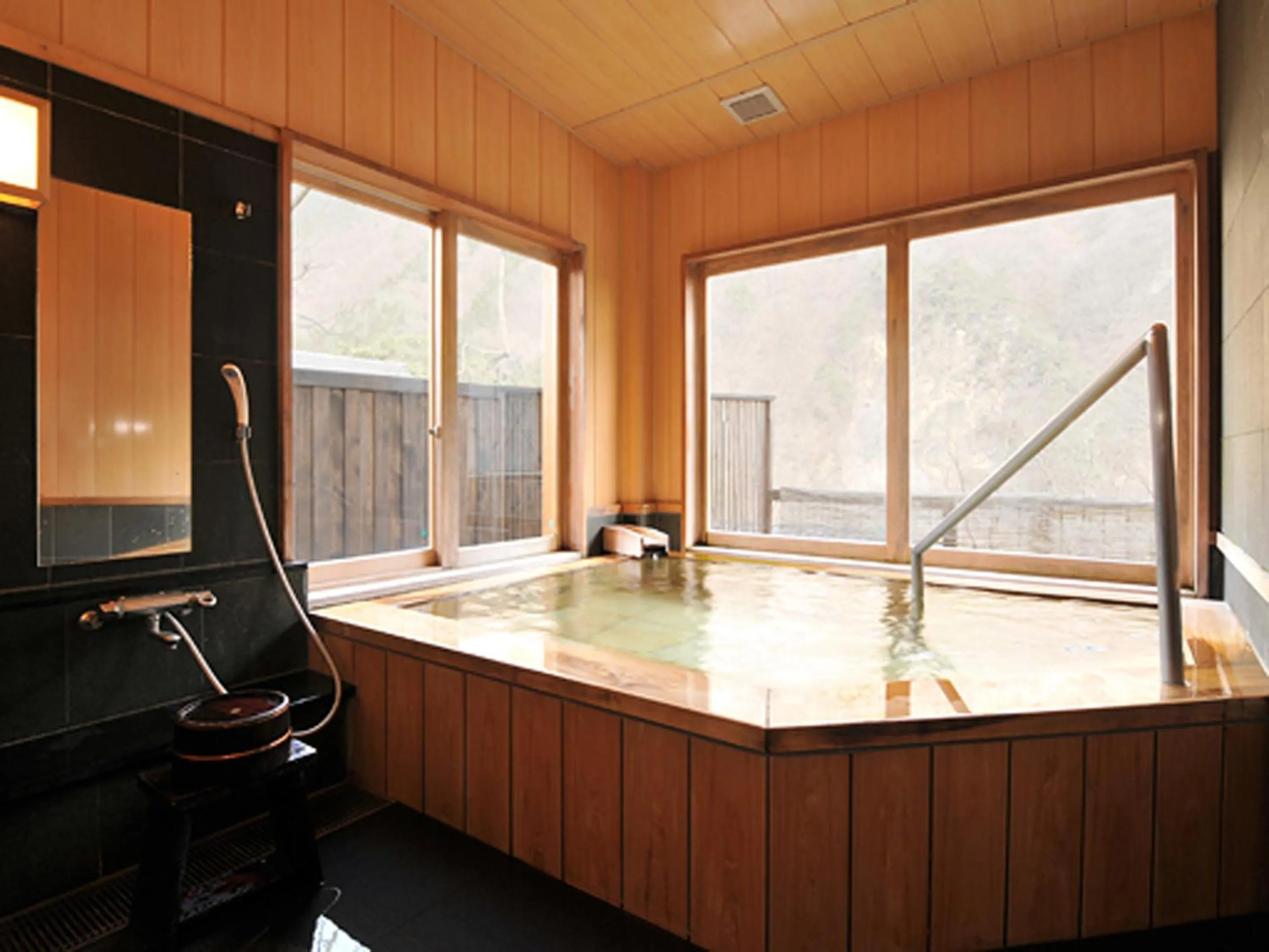 Hot Spring Bath in Ginshotei Awashima