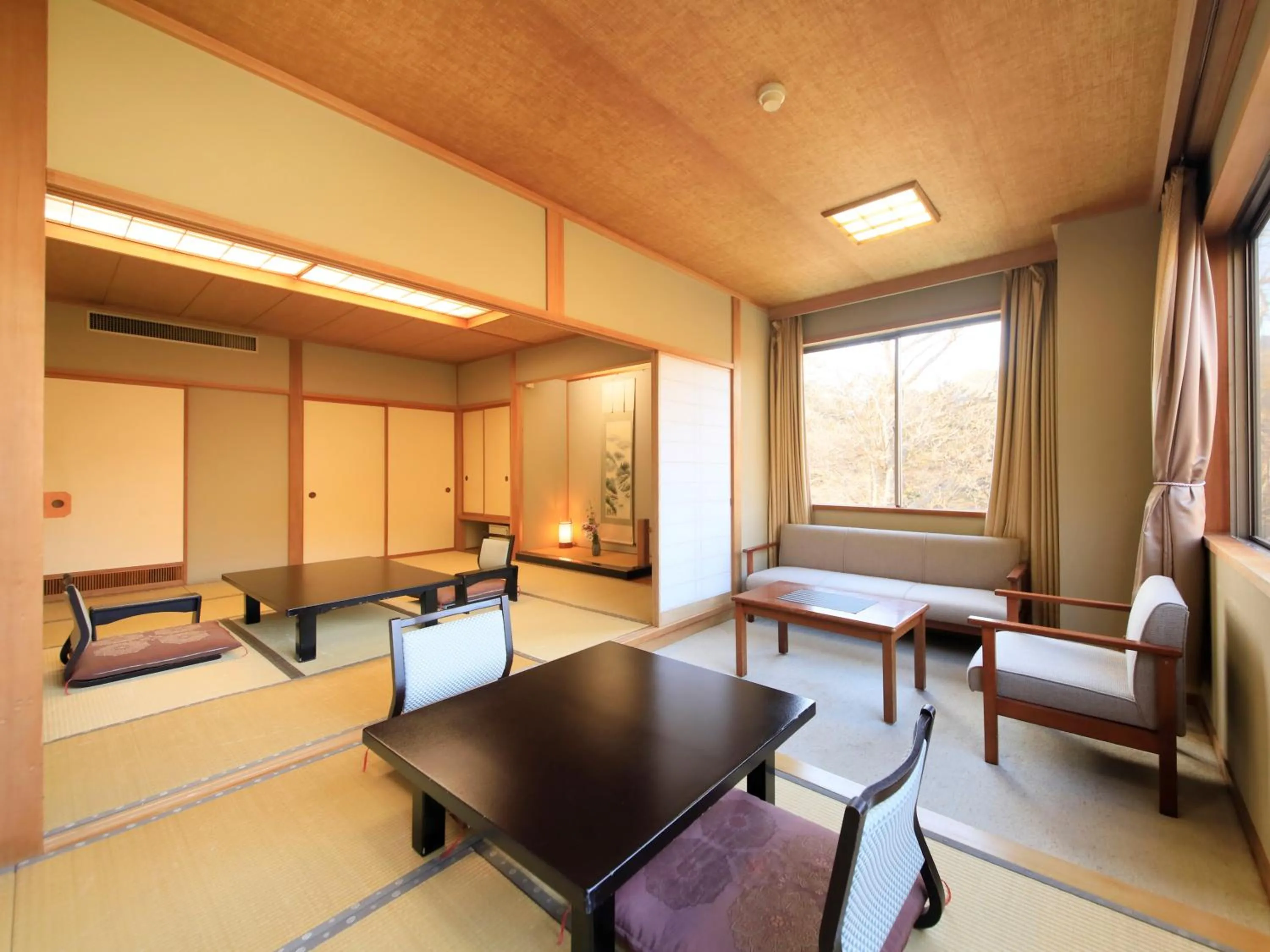 Photo of the whole room in Ginshotei Awashima