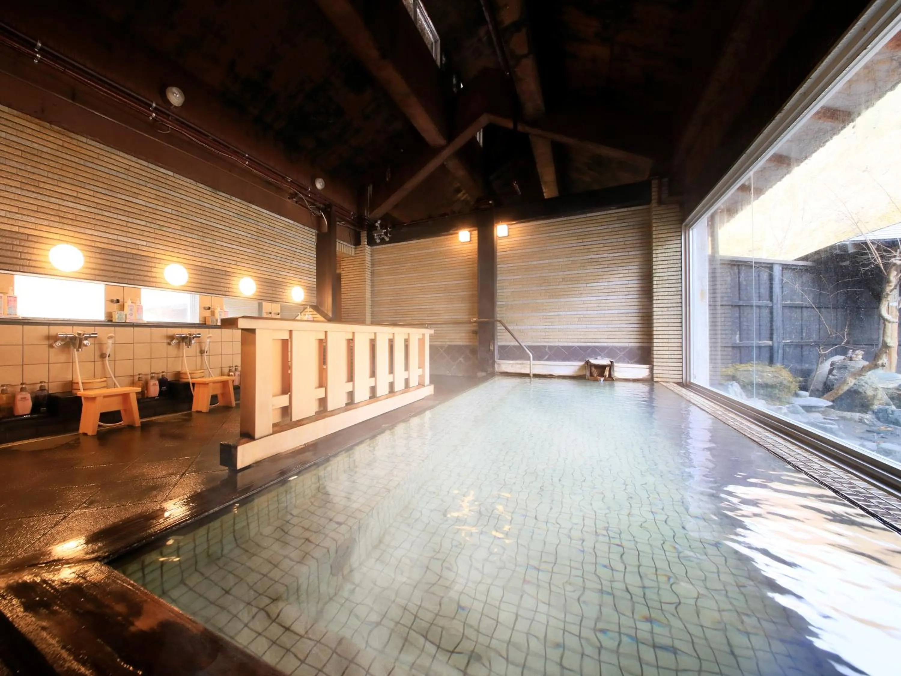 Hot Spring Bath in Ginshotei Awashima