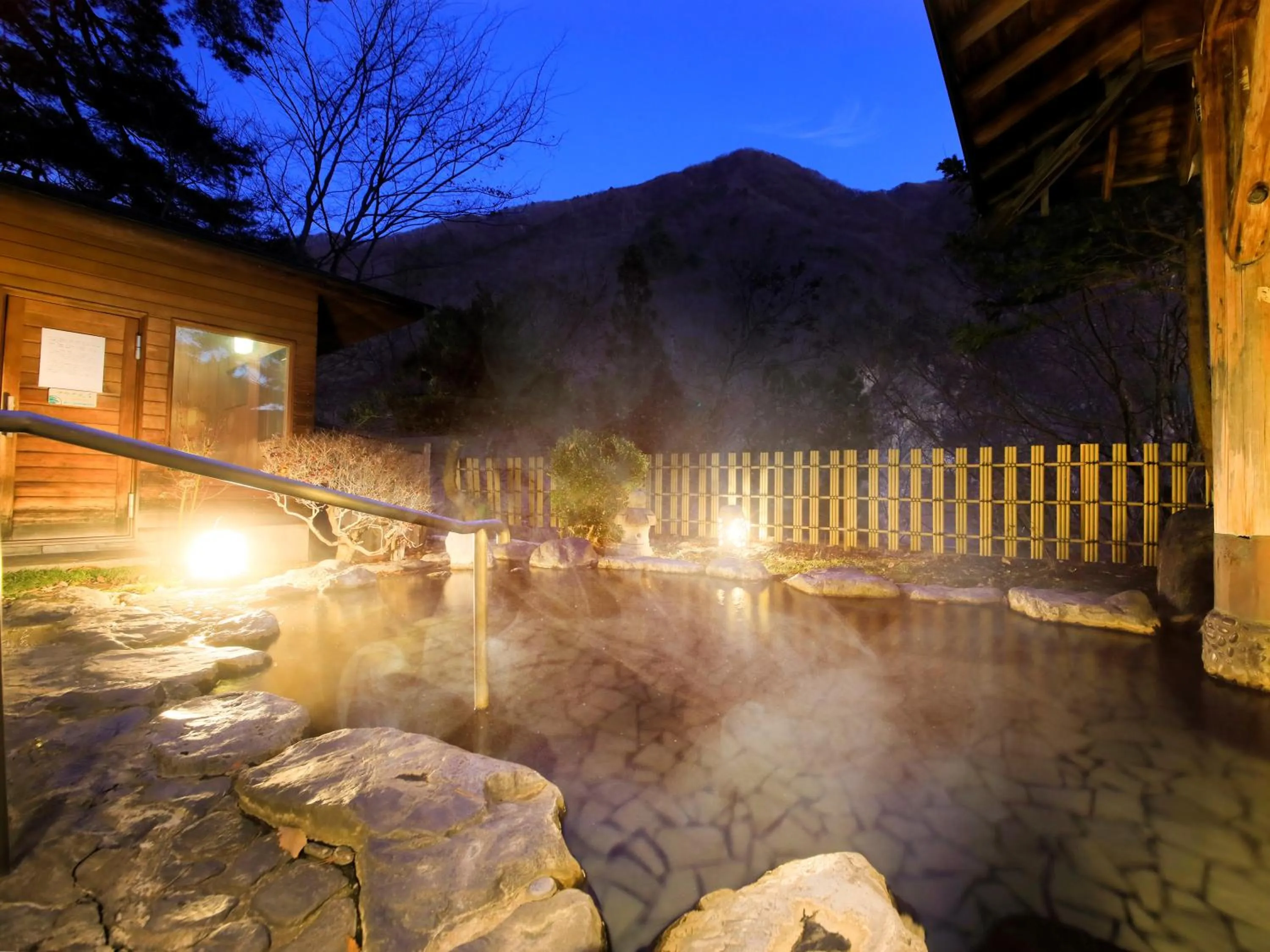 Hot Spring Bath in Ginshotei Awashima