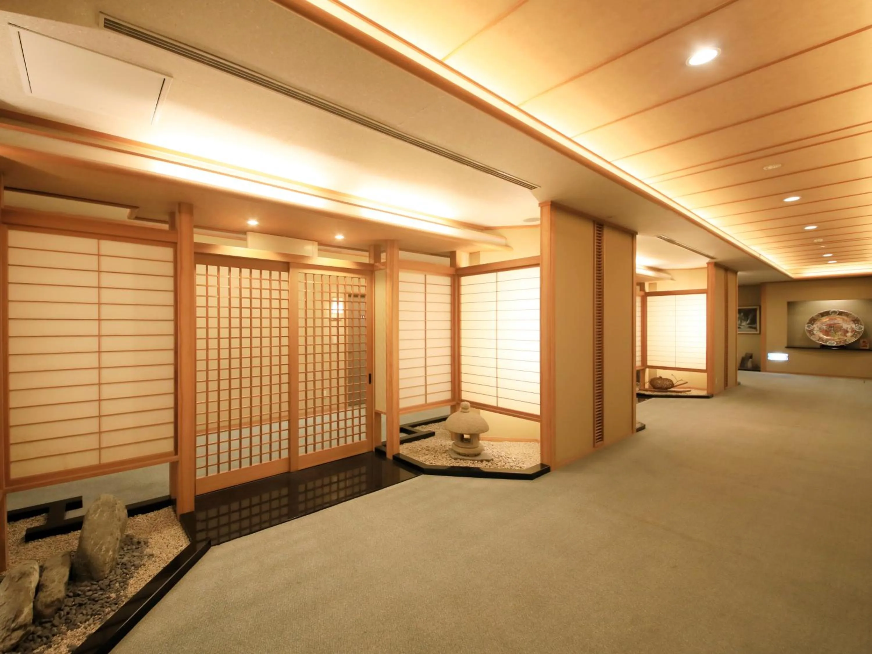 Restaurant/places to eat in Ginshotei Awashima