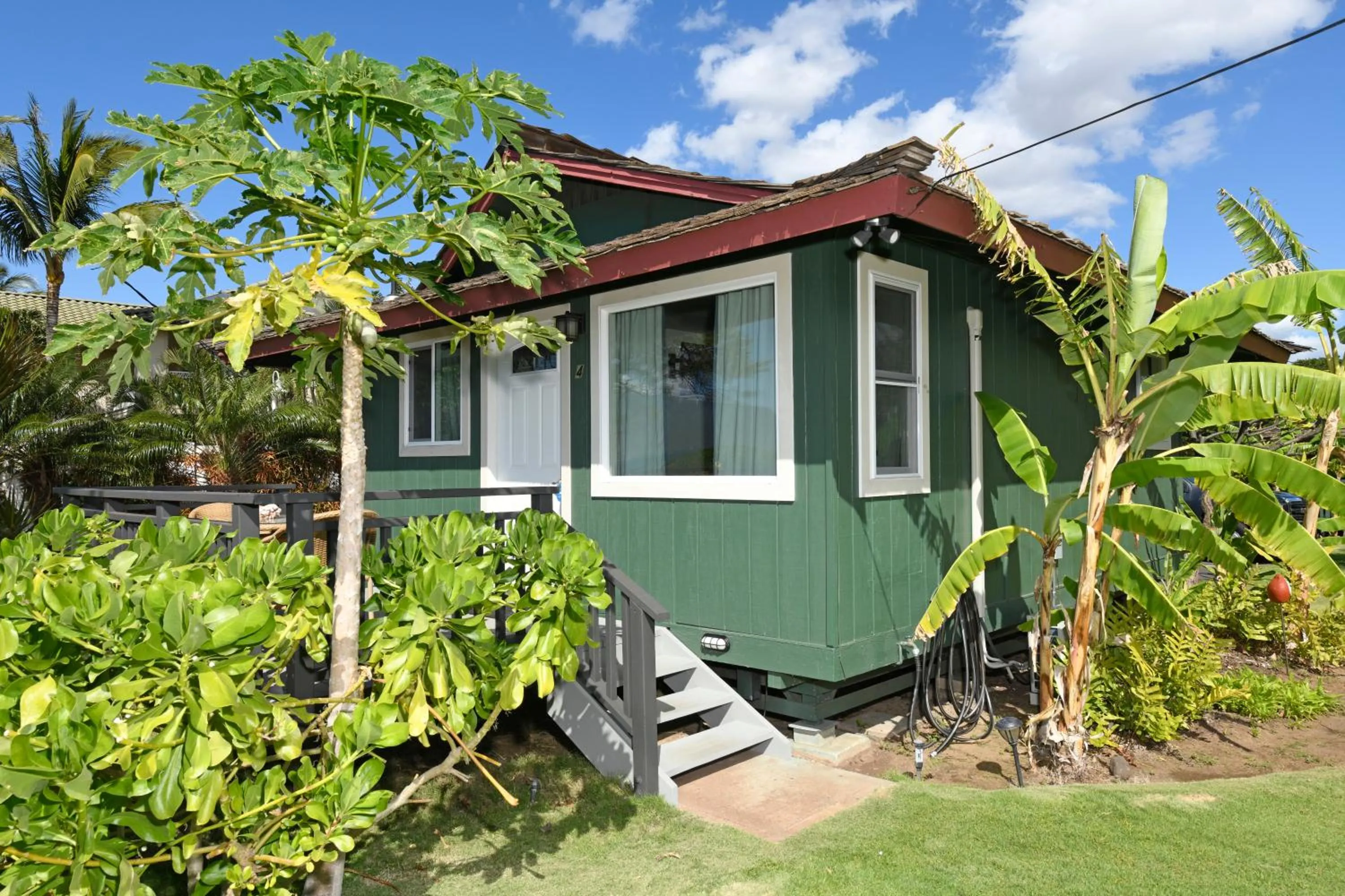 Garden view in Nona Lani Cottages