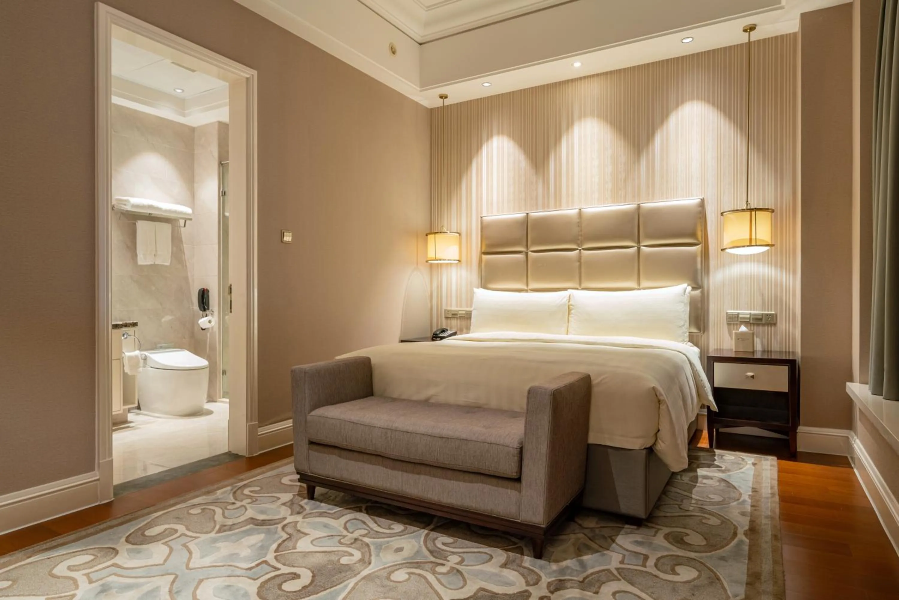 Bed in Wyndham Grand Xi'an Residence