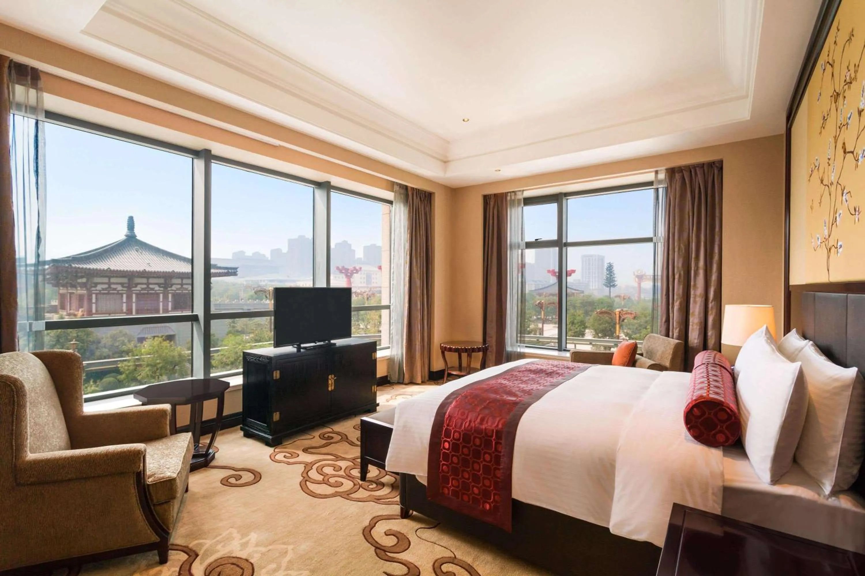 Photo of the whole room, Bed in Wyndham Grand Xi'an Residence