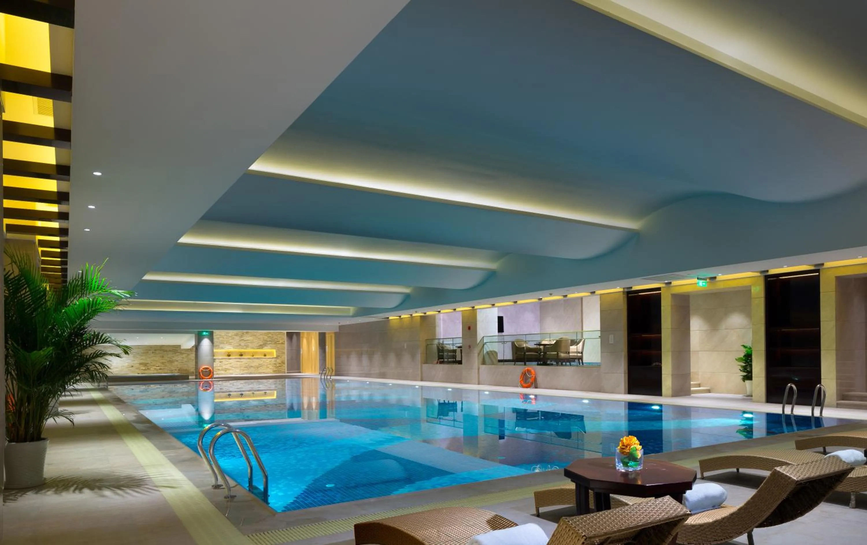 Swimming pool in Wyndham Grand Xi'an Residence