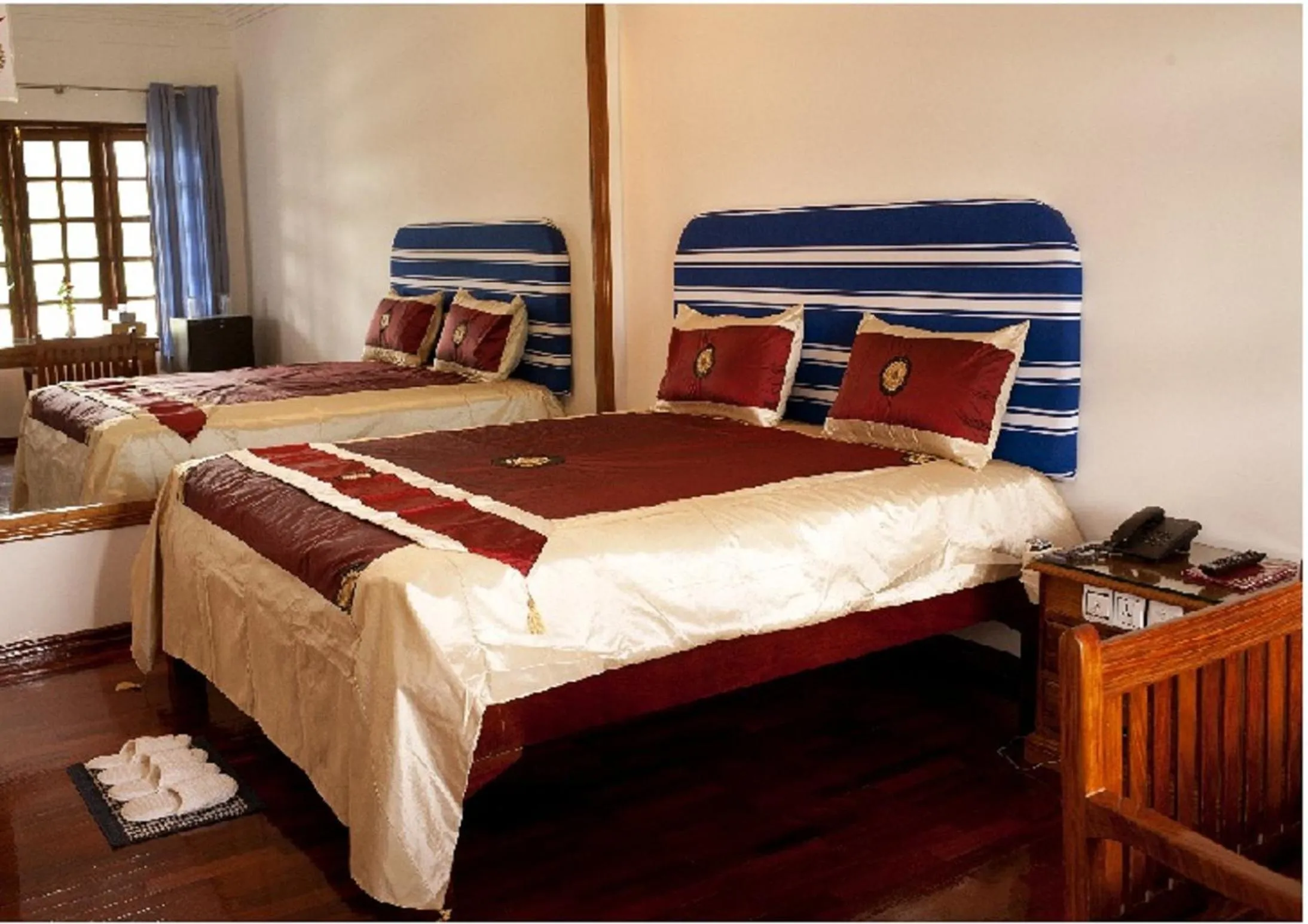 Photo of the whole room, Bed in Myanmar Life Hotel