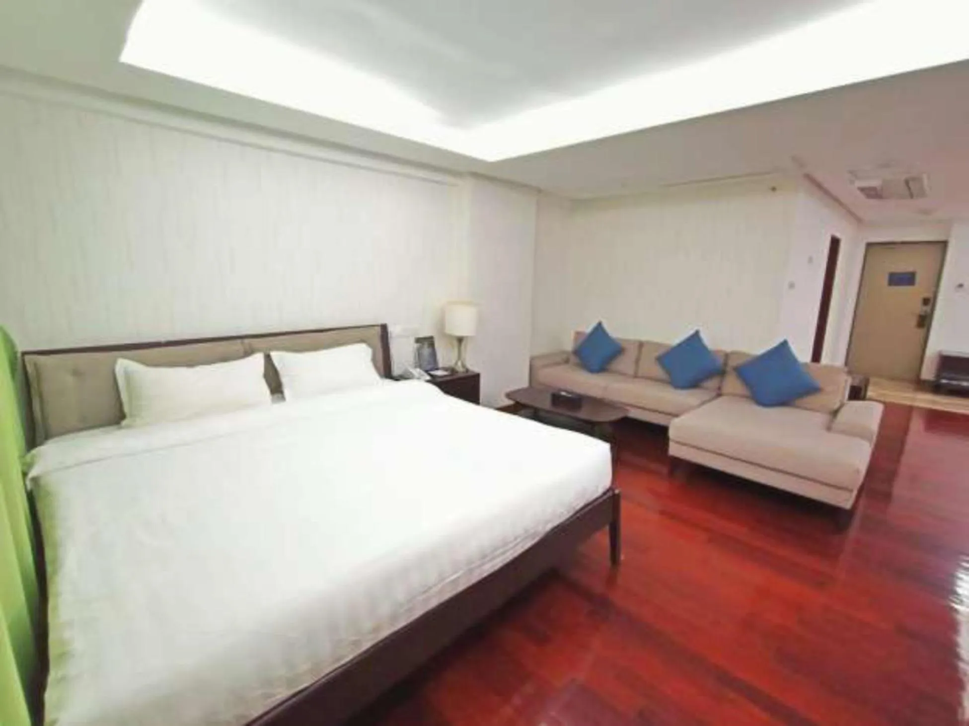 Bedroom, Bed in Myanmar Life Hotel