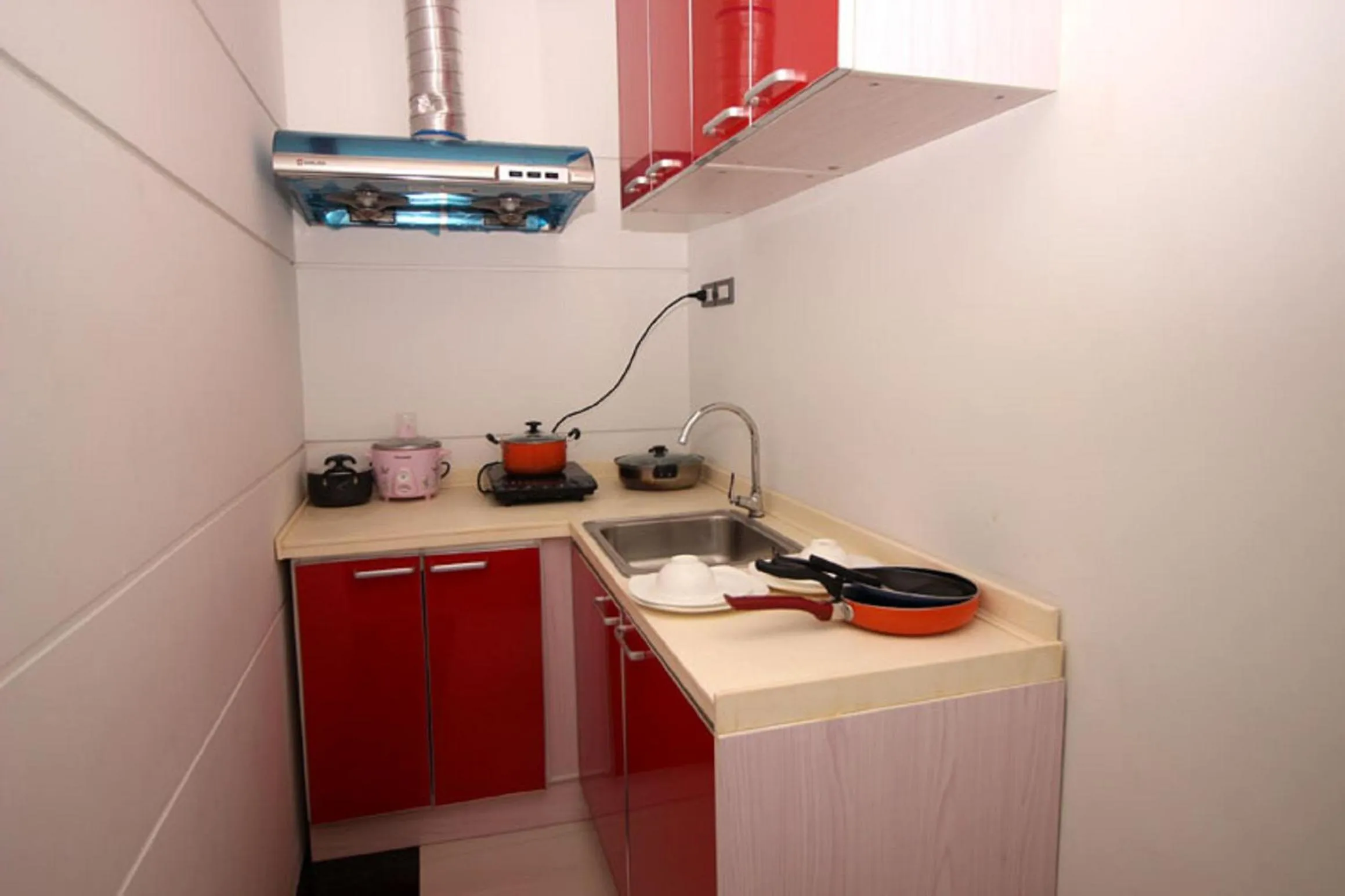 Kitchen or kitchenette in Myanmar Life Hotel