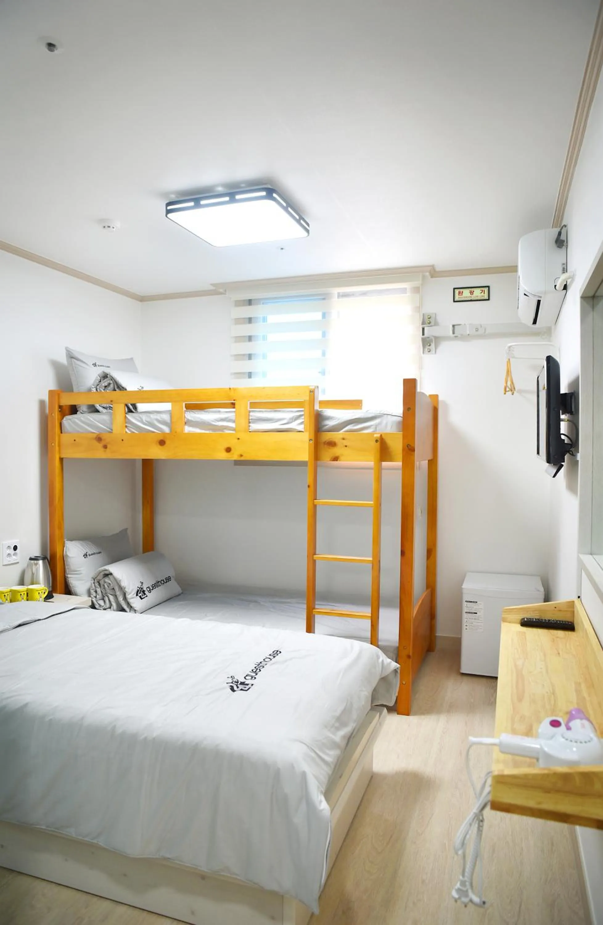 Decorative detail, Bed in 24 Guesthouse Suncheon