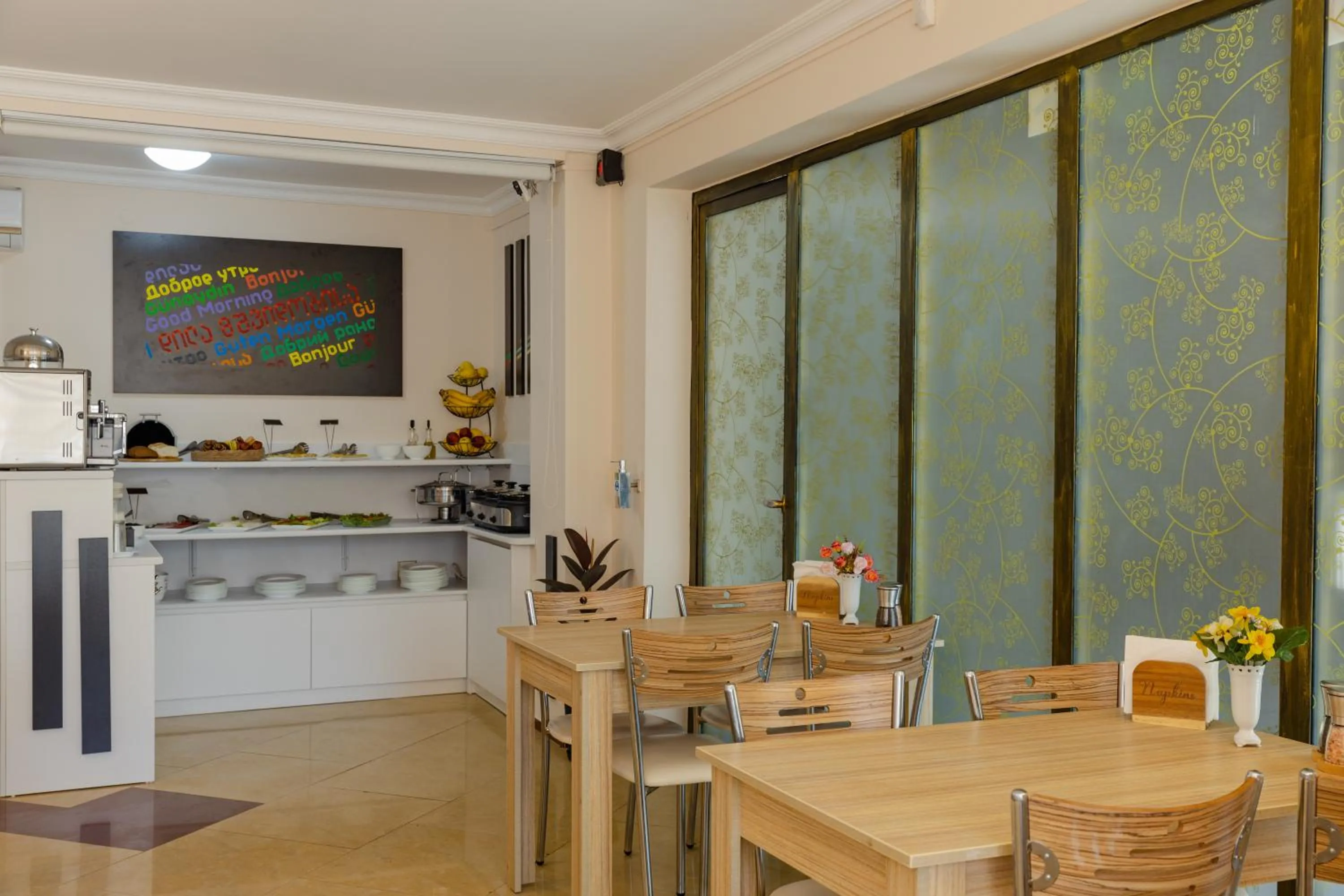 Breakfast in Daisi Sunset Hotel