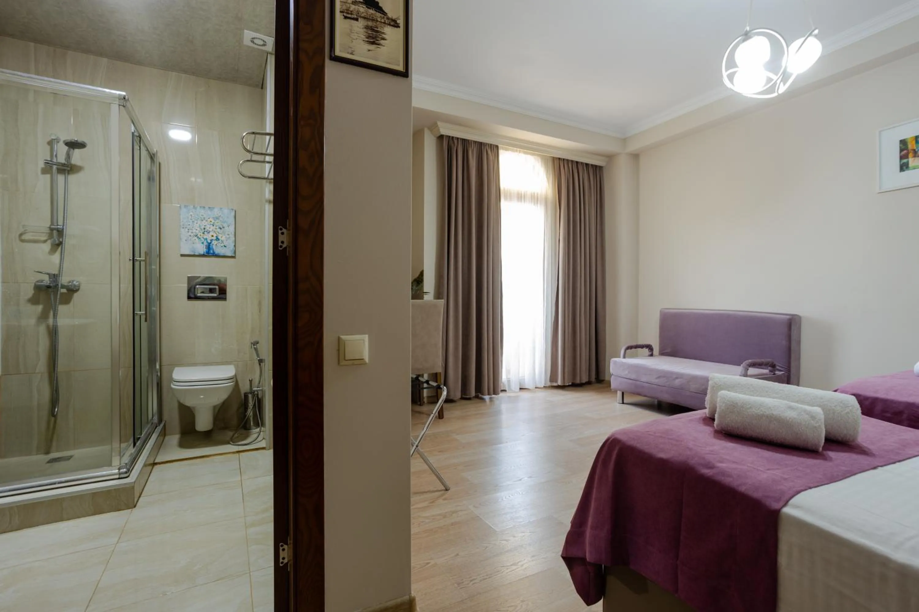 Bathroom in Daisi Sunset Hotel