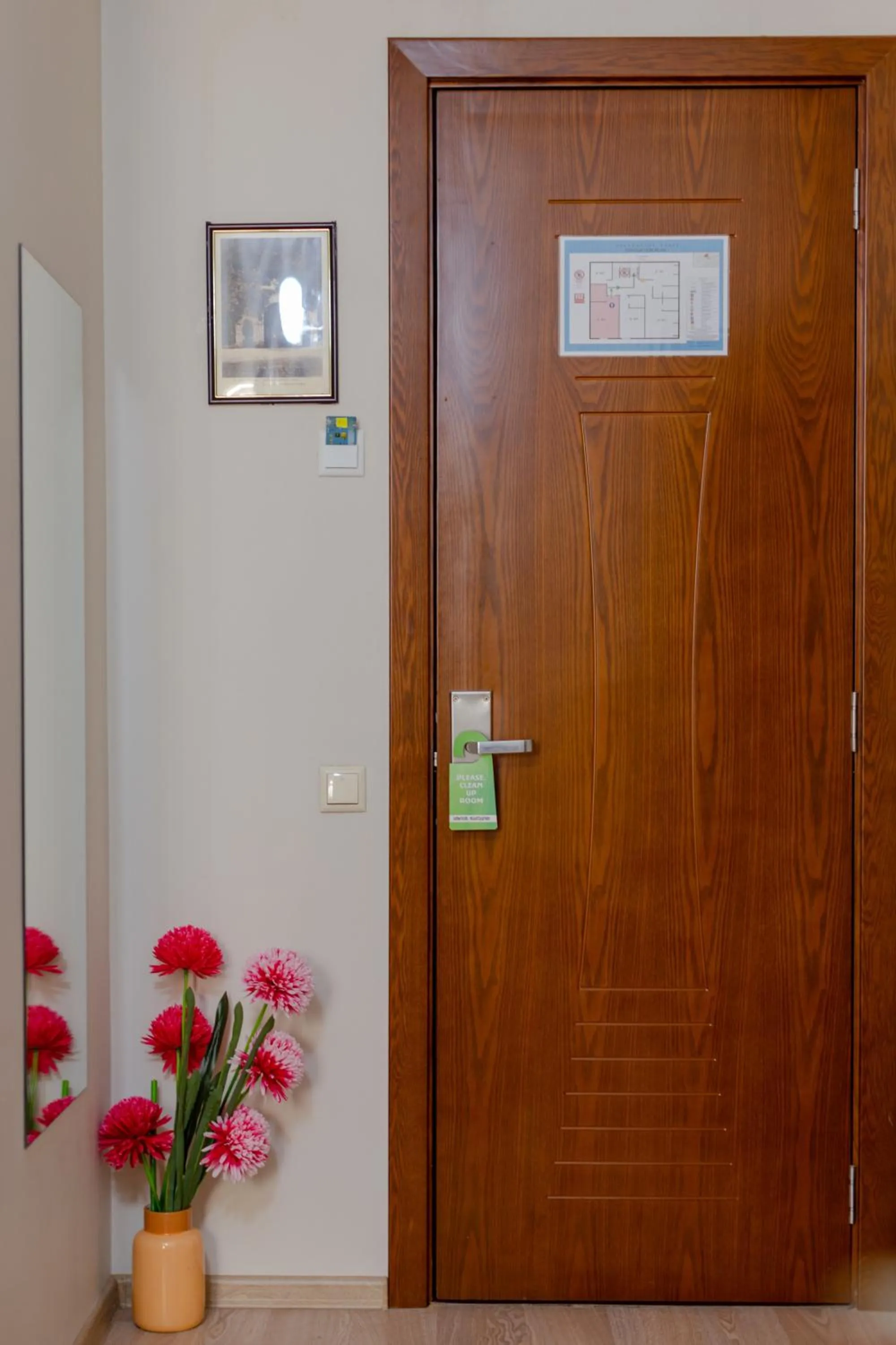 wardrobe in Daisi Sunset Hotel