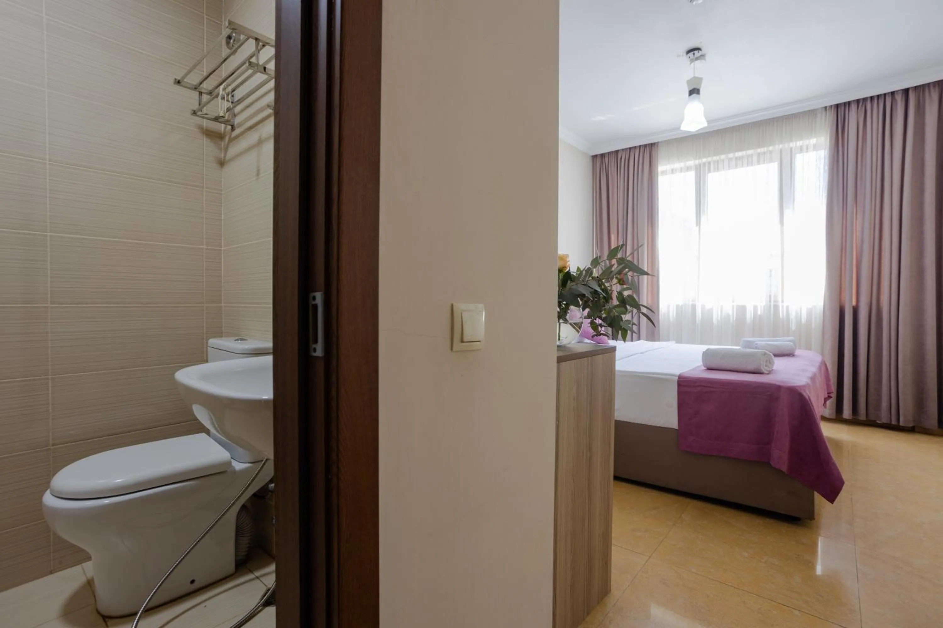 Bathroom in Daisi Sunset Hotel