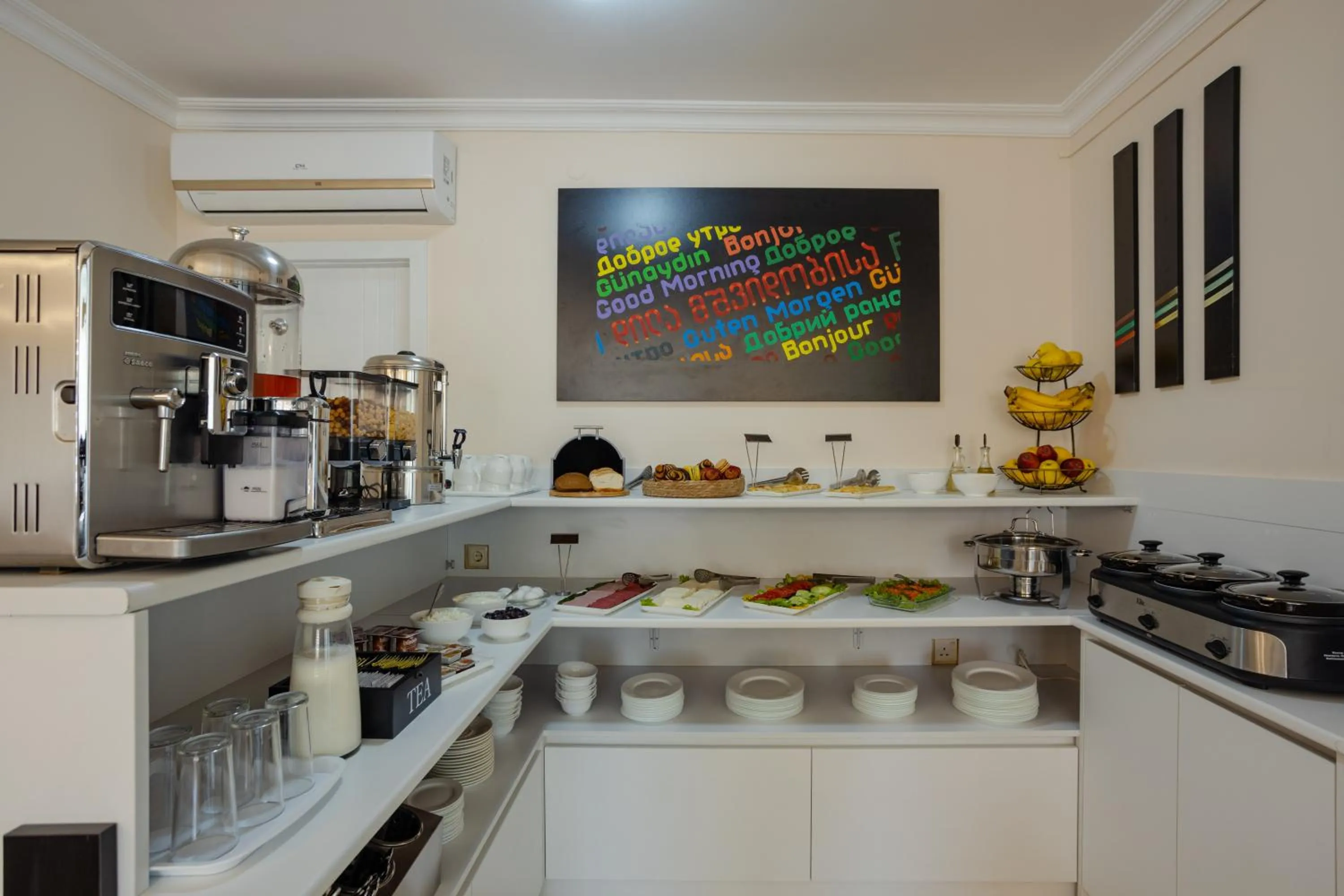 Breakfast in Daisi Sunset Hotel