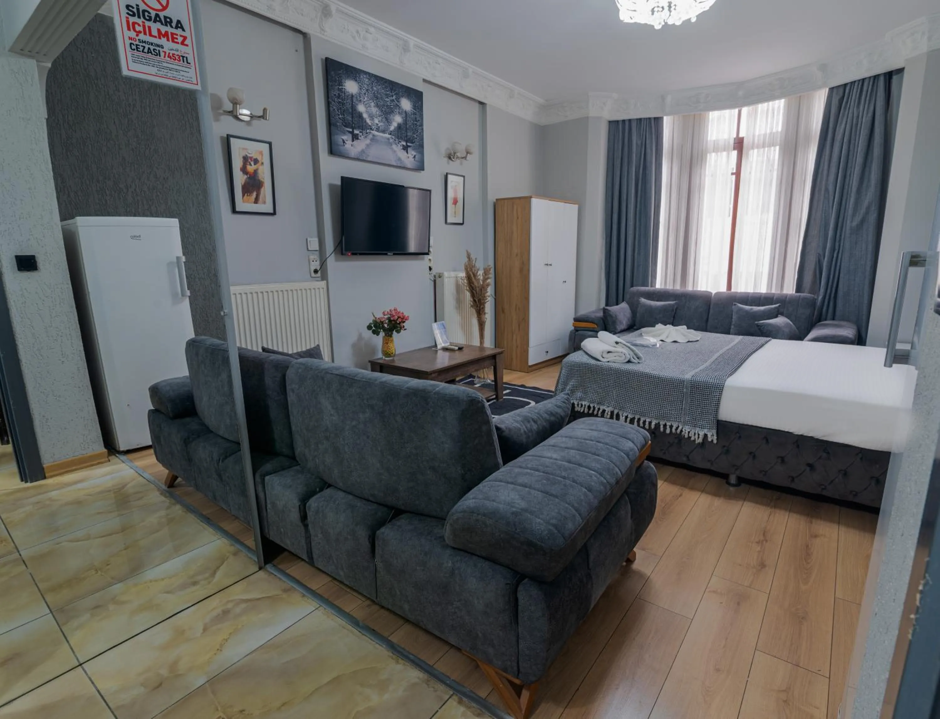 Living room, Bed in Nest HOTEL Sisli