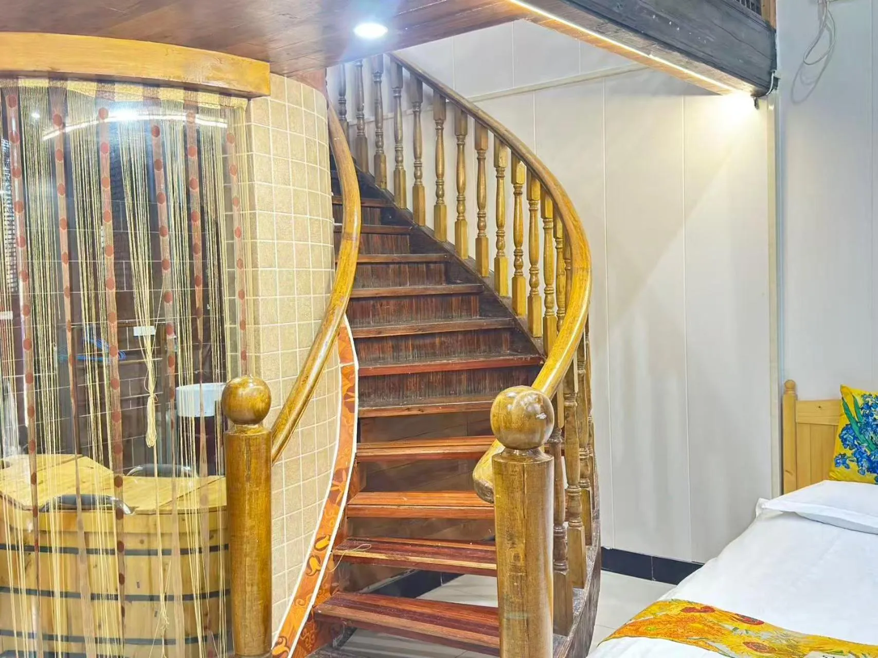 Bed in Shaoxing Laotaimen Luxun Native Place Youth Hostel