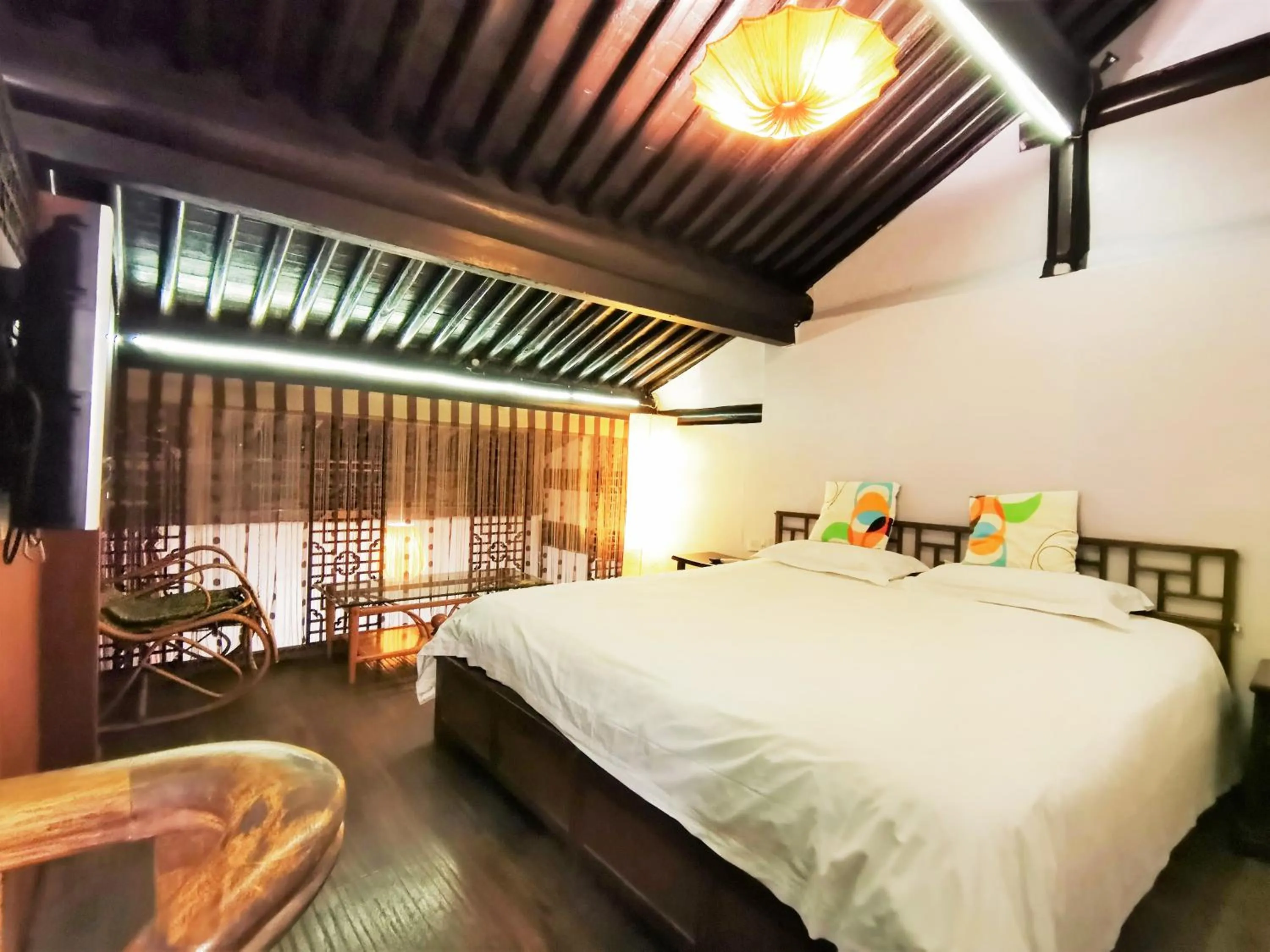 Bed in Shaoxing Laotaimen Luxun Native Place Youth Hostel