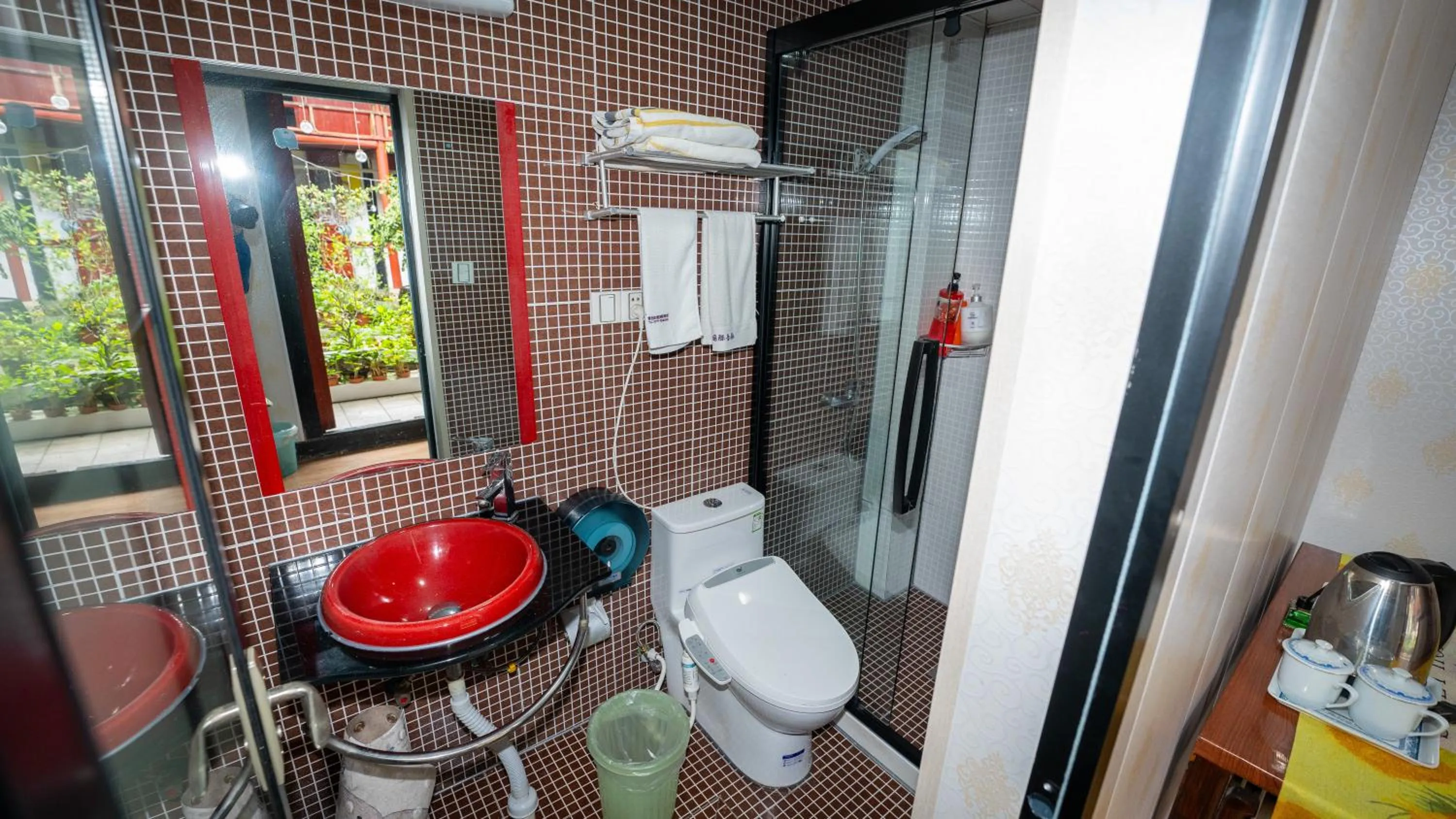 Shaoxing Laotaimen Luxun Native Place Youth Hostel