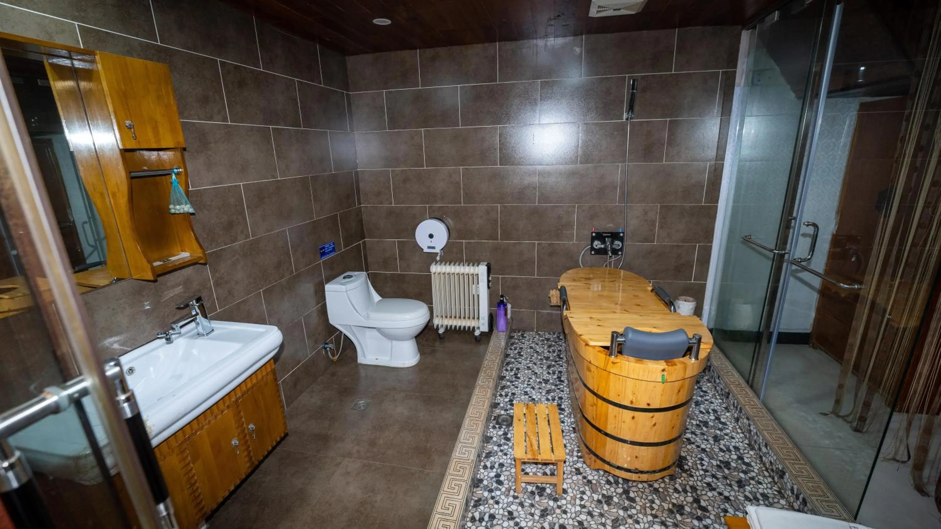 Shaoxing Laotaimen Luxun Native Place Youth Hostel