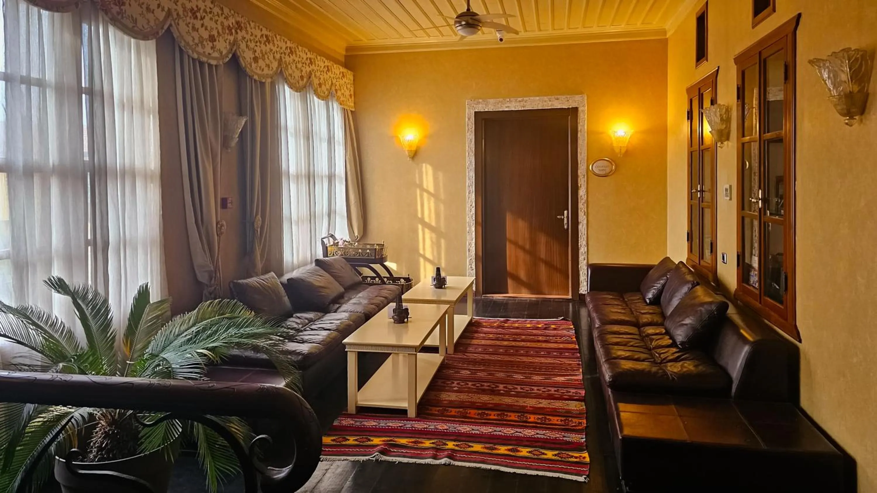 Library in Eski Masal Hotel - Special Class